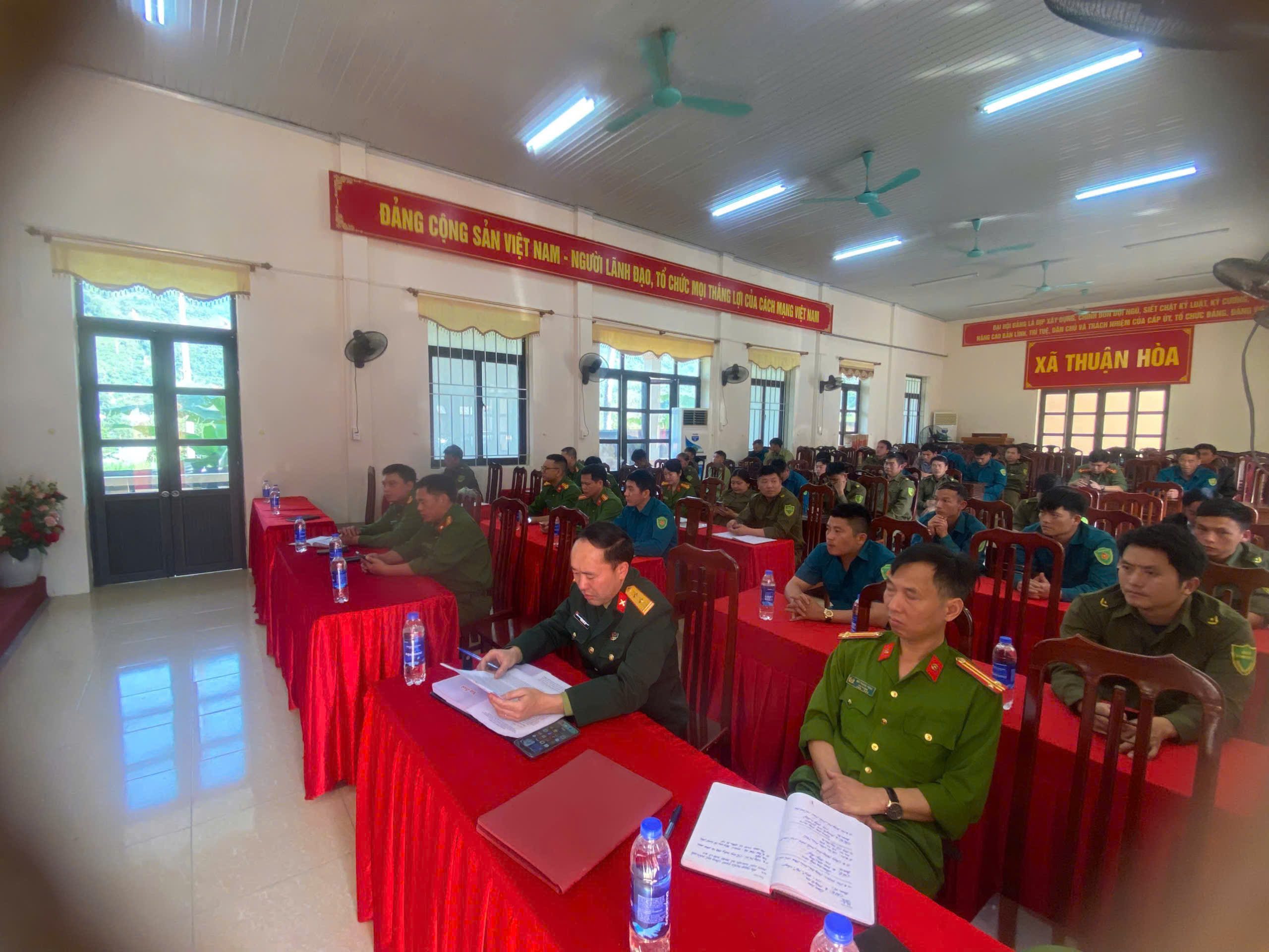 CÔNG AN XÃ THUẬN HÒA TỔ CHỨC HỘI NGHỊ TRIỂN KHAI CÔNG TÁC ĐẢM BẢO ANTT CÁC KHU VỰC BỎ PHIẾU BẦU CỬ QUỐC HỘI KHÓA XVI VÀ ĐẠI BIỂU HỘI ĐỒNG NHÂN DÂN CÁC CẤP