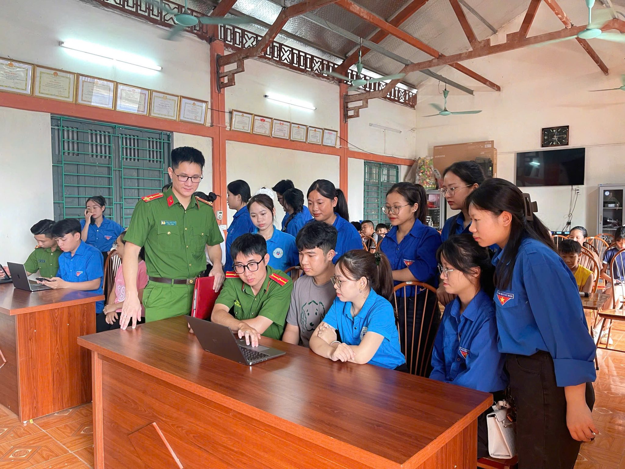 LAN TOẢ GIÁ TRỊ TỐT ĐẸP TỪ NHỮNG VIỆC LÀM NHỎ - TUỔI TRẺ VỀ VỚI CỘNG ĐỒNG! 
