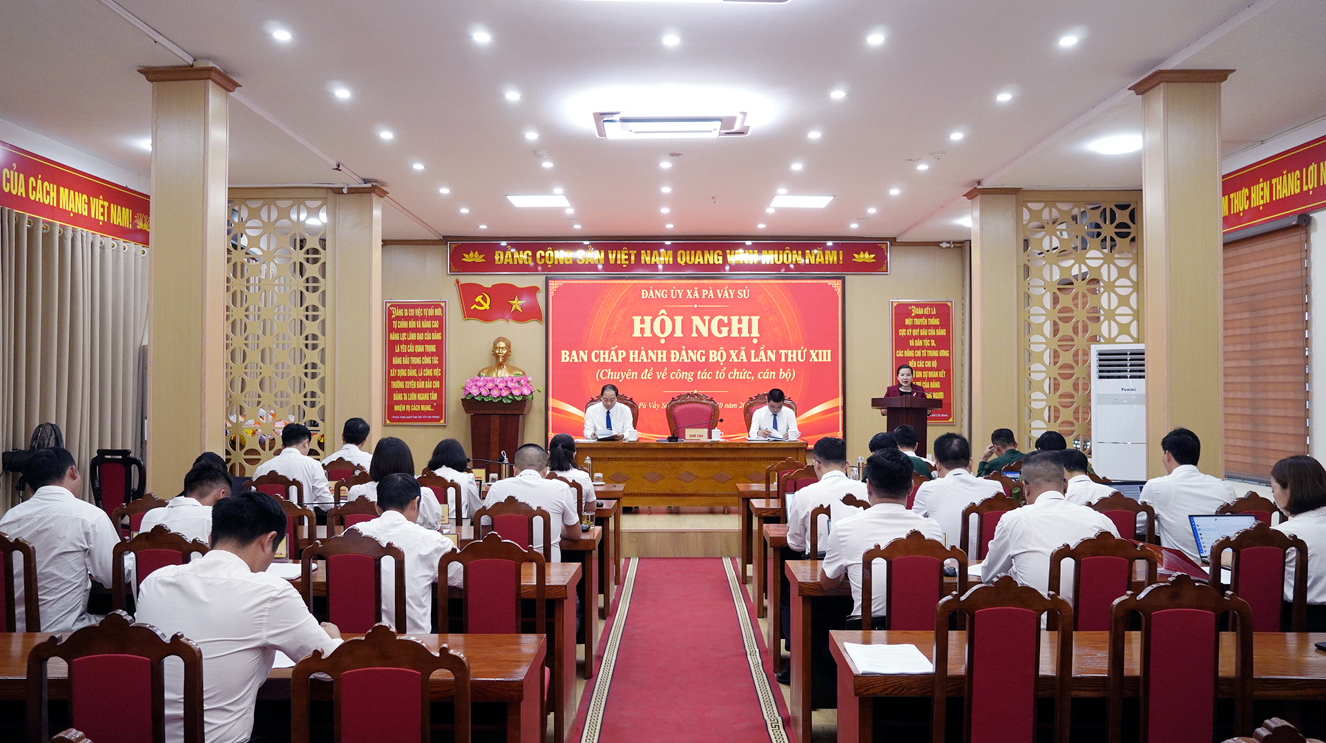 Hội nghị BCH đảng bộ lần thứ 13 (1).jpg