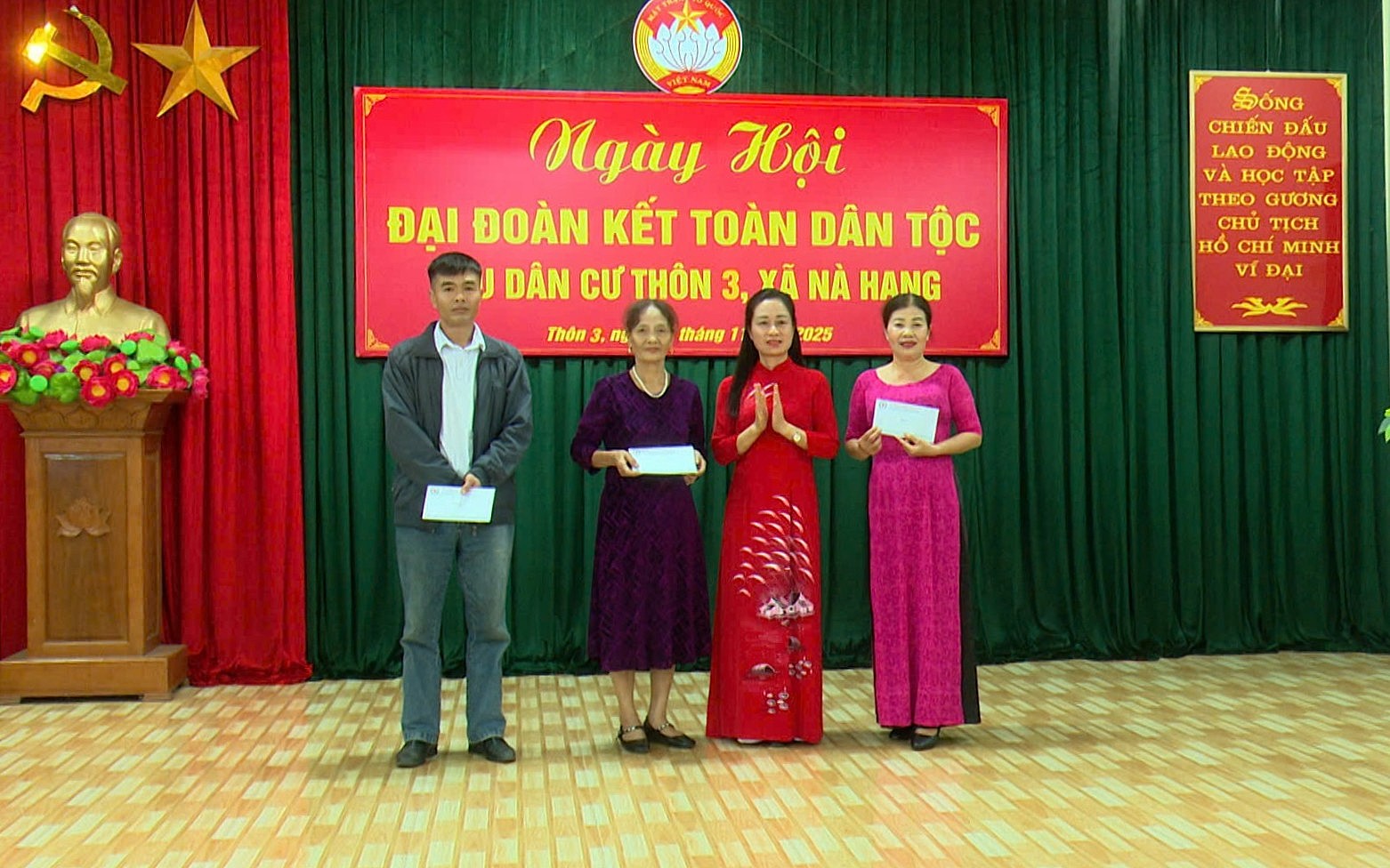 Thôn 3 - xã Nà Hang tổ chức Ngày hội Đại đoàn kết toàn dân tộc năm 2025