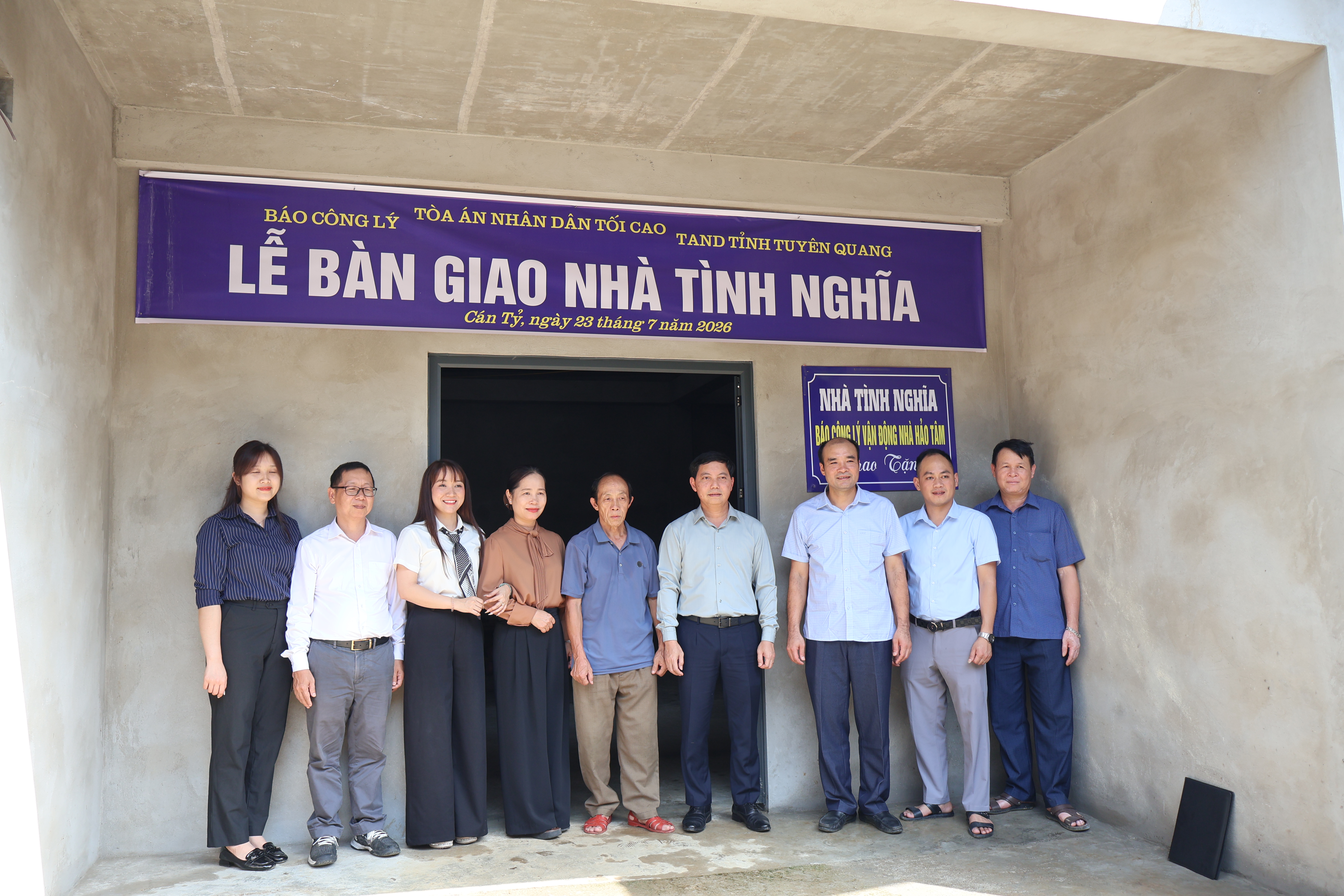 LỄ KHÁNH THÀNH VÀ BÀN GIAO NHÀ TÌNH NGHĨA TẠI THÔN SỦA CÁN TỶ.