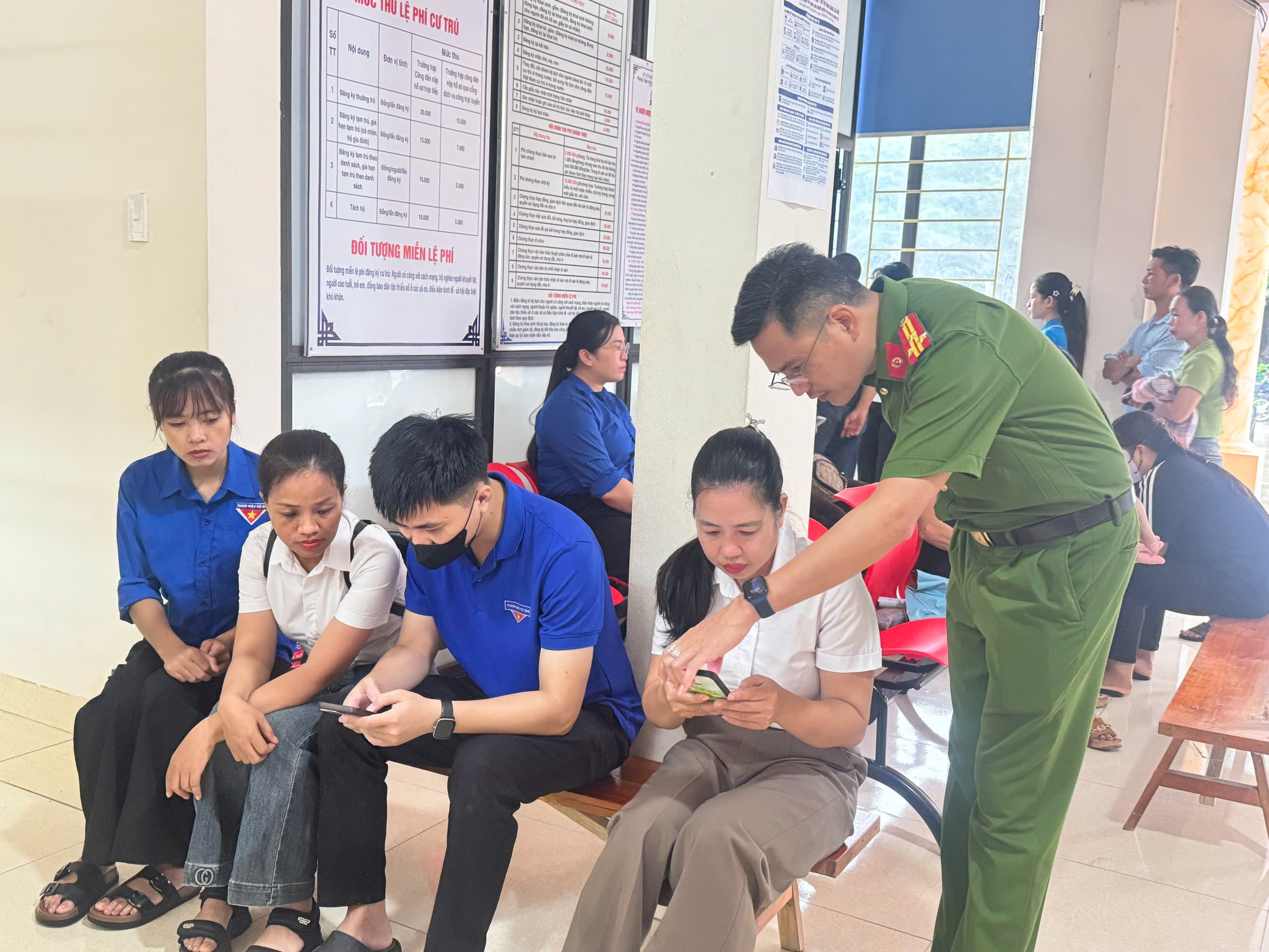 CÔNG AN XÃ TÂN LONG TĂNG CƯỜNG CẤP CĂN CƯỚC CHO TRẺ EM TỪ 6 ĐẾN 14 TUỔI