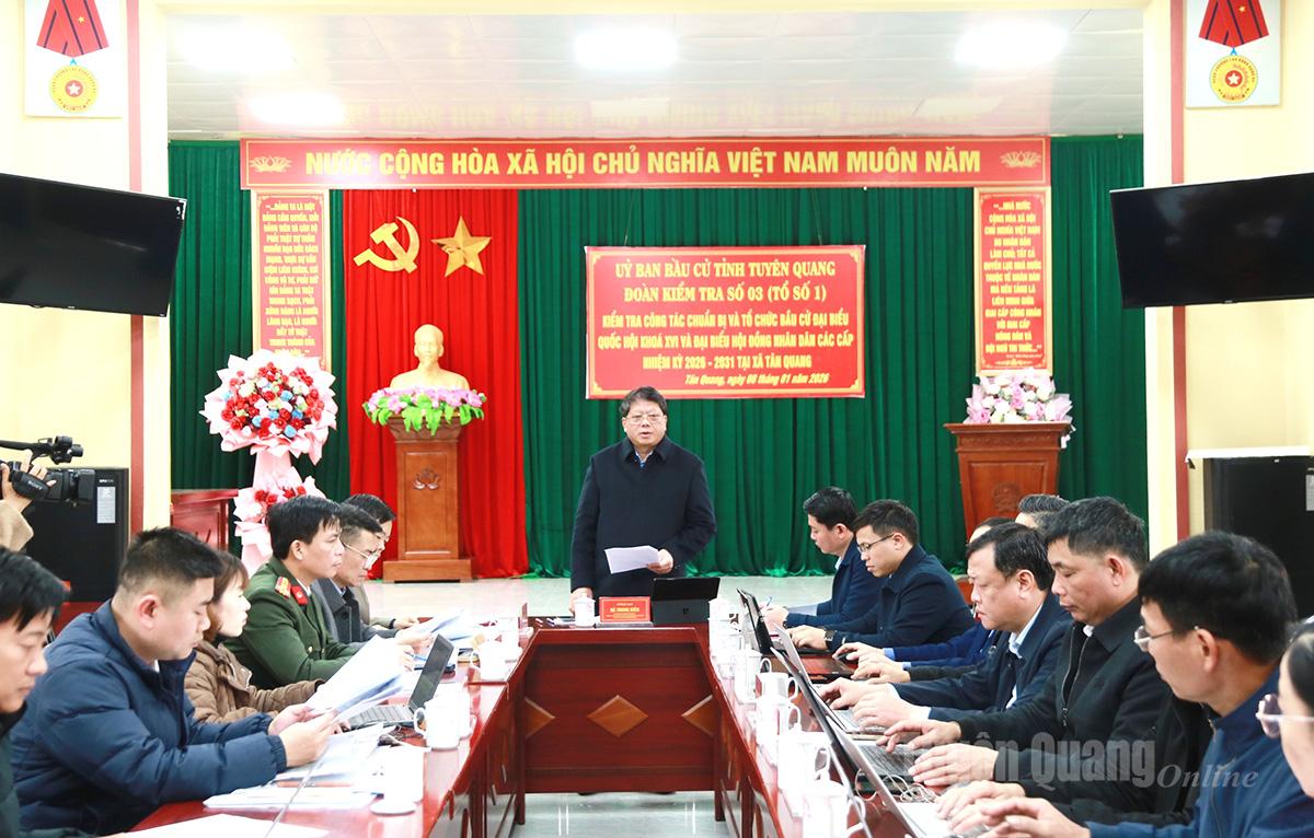 Đoàn kiểm tra Ủy ban bầu cử tỉnh kiểm tra công tác chuẩn bị và tổ chức bầu cử tại xã Tân Quang