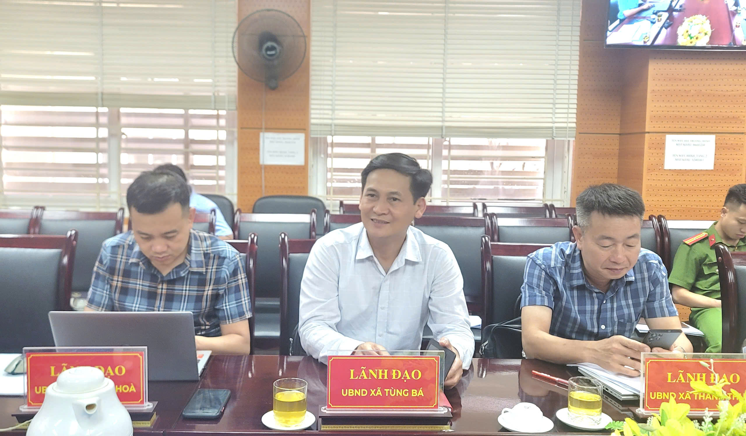 Đồng chí Hoàng Trung Tá  - Phí Bí thư Đảng ủy, Chủ tịch UBND tham dự hội nghị trực tuyến Ban Chỉ đạo thực hiện chính sách BHXH, BHYT tỉnh Tuyên Quang