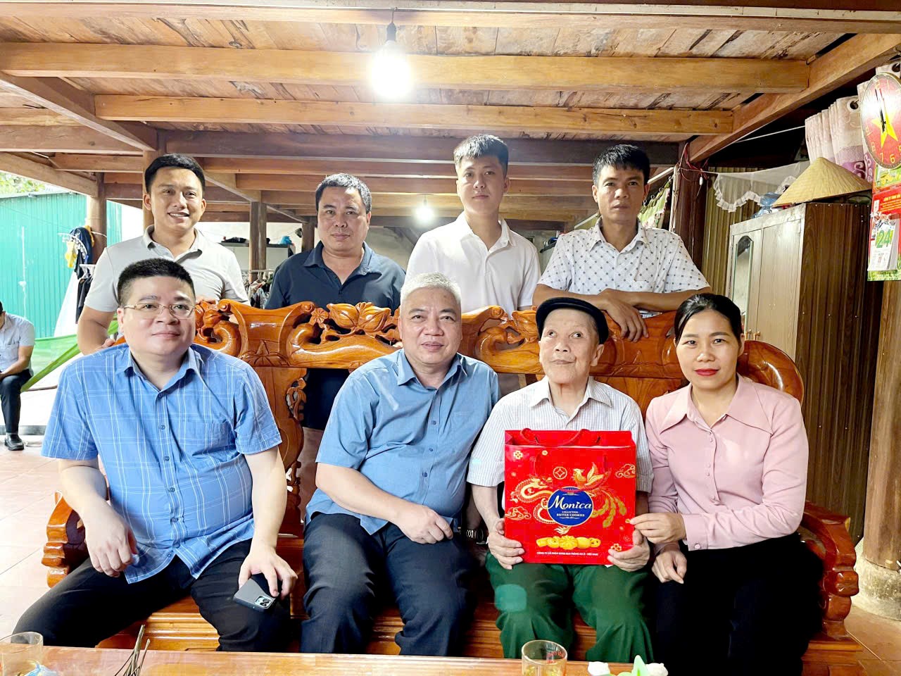 Văn phòng Đăng ký đất đai tổ chức thăm hỏi, tặng quà các gia đình nhân ngày Thương binh – Liệt sỹ 27/7/2026