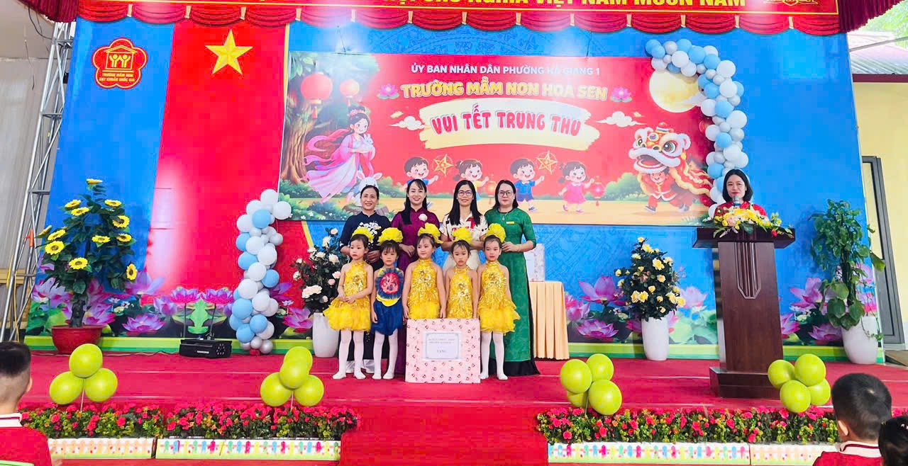 LÃNH ĐẠO PHƯỜNG HÀ GIANG 1 DỰ VÀ VUI TẾT TRUNG THU CÙNG CÁC CHÁU THIẾU NHI TẠI CÁC TRƯỜNG HỌC, PHÂN HIỆU TRÊN ĐỊA BÀN
