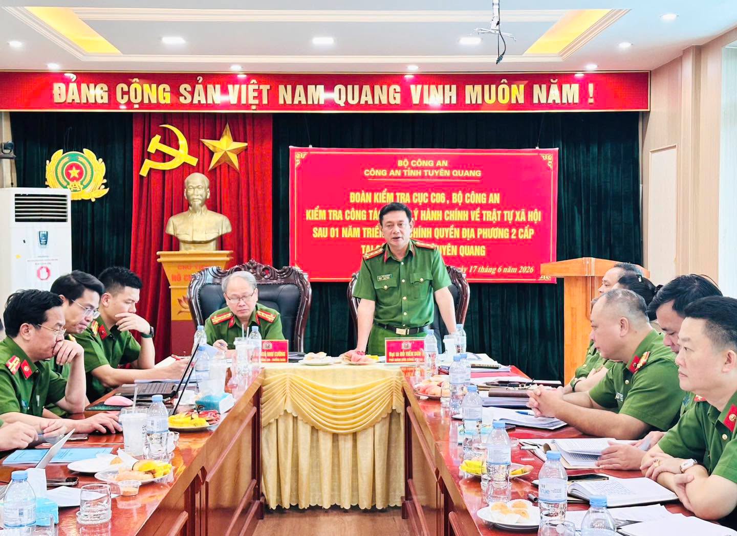 KIỂM TRA CÔNG TÁC QUẢN LÝ HÀNH CHÍNH VỀ TRẬT TỰ XÃ HỘI SAU 01 NĂM TRIỂN KHAI CHÍNH QUYỀN ĐỊA PHƯƠNG 02 CẤP
