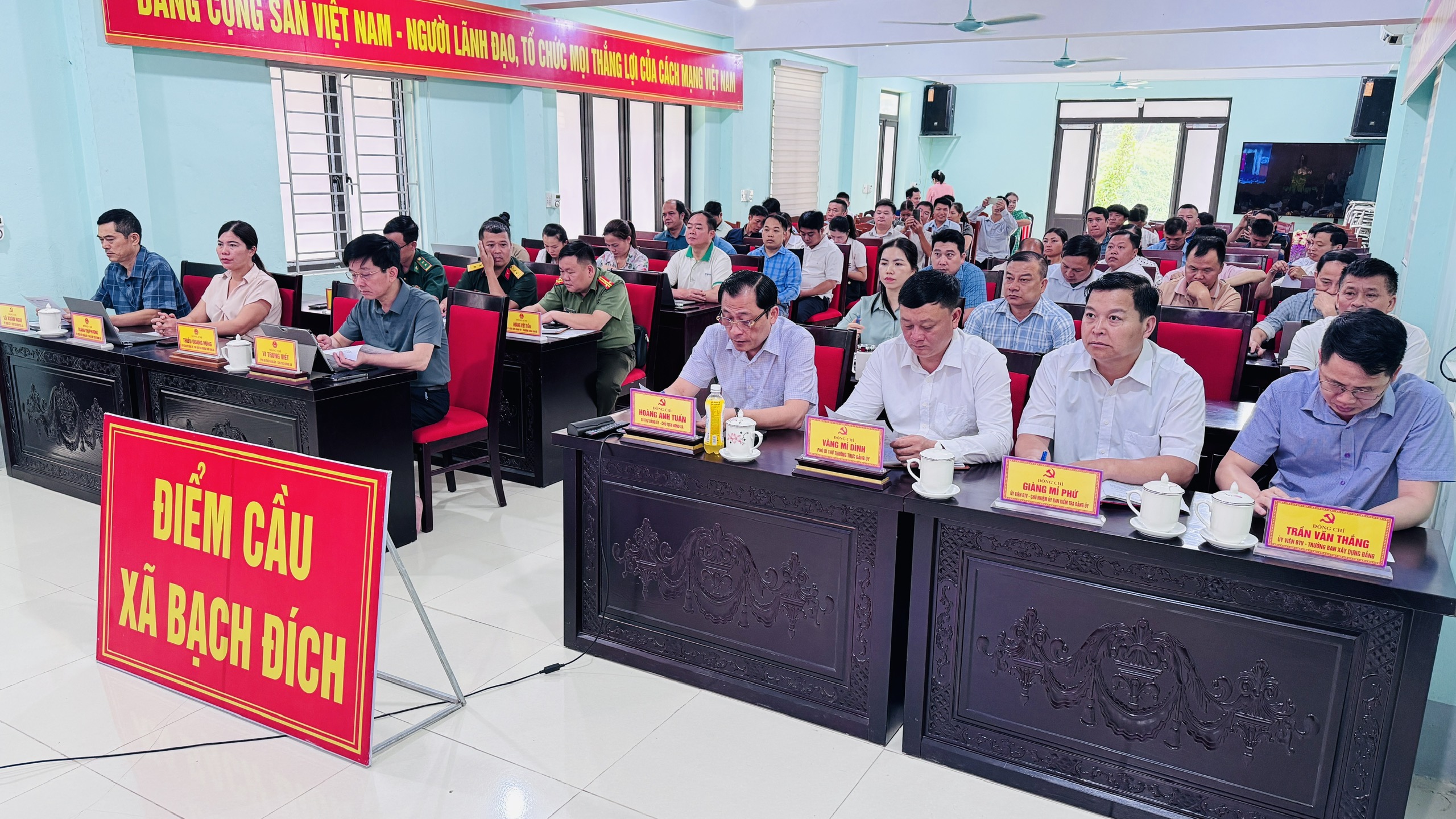 XÃ BẠCH ĐÍCH THAM DỰ HỘI NGHỊ HỌC TẬP, QUÁN TRIỆT, TRIỂN KHAI THỰC HIỆN CÁC NGHỊ QUYẾT CỦA BAN CHẤP HÀNH ĐẢNG BỘ TỈNH, BAN THƯỜNG VỤ TỈNH ỦY