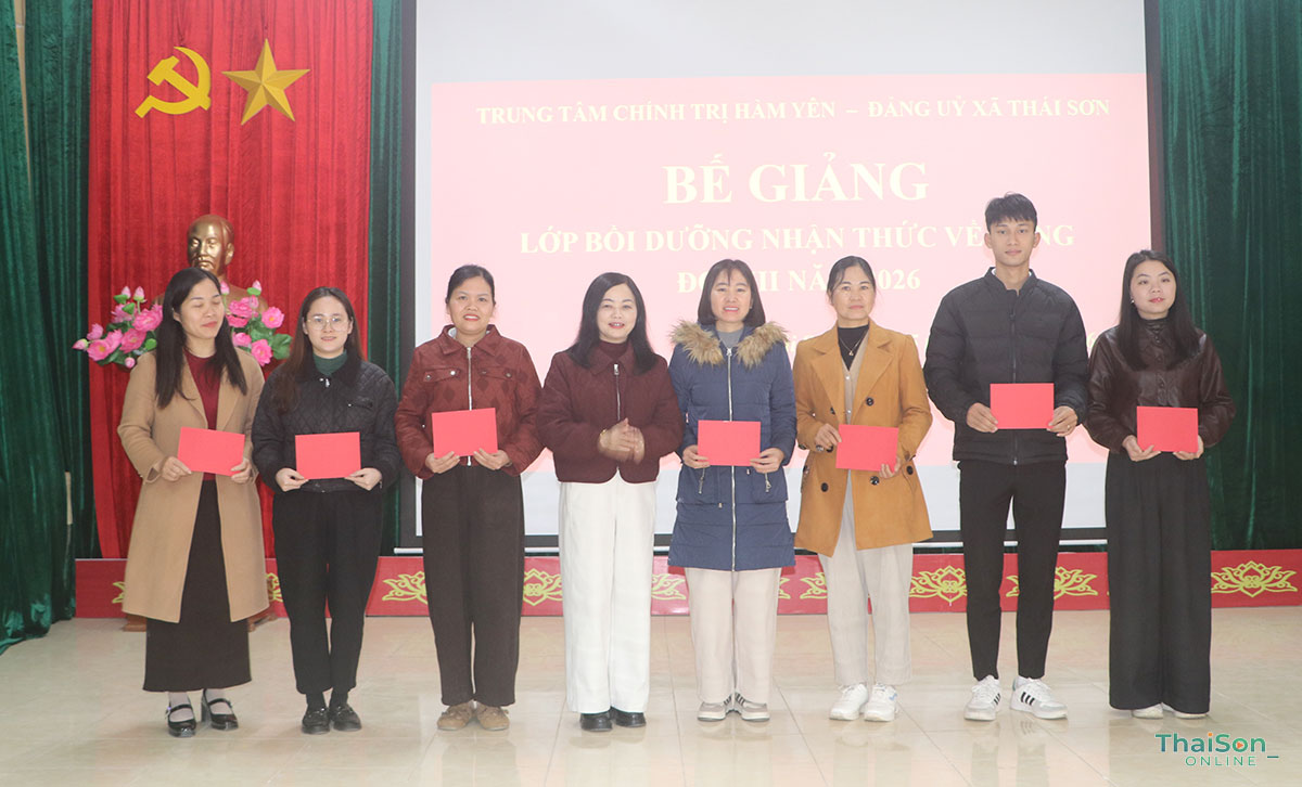 Bế giảng lớp bồi dưỡng nhận thức về Đảng đợt 3 năm 2026