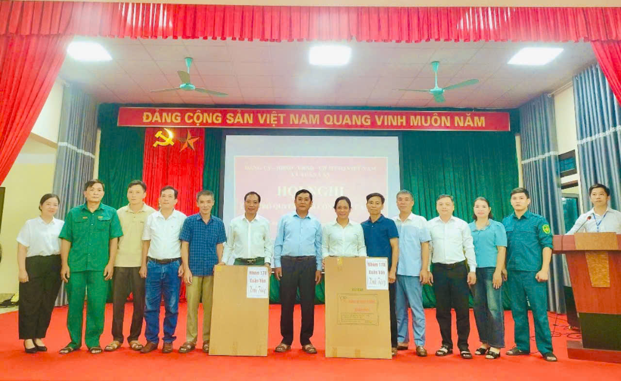 Xã Xuân Vân tổ chức Hội nghị công bố các quyết định về công tác cán bộ