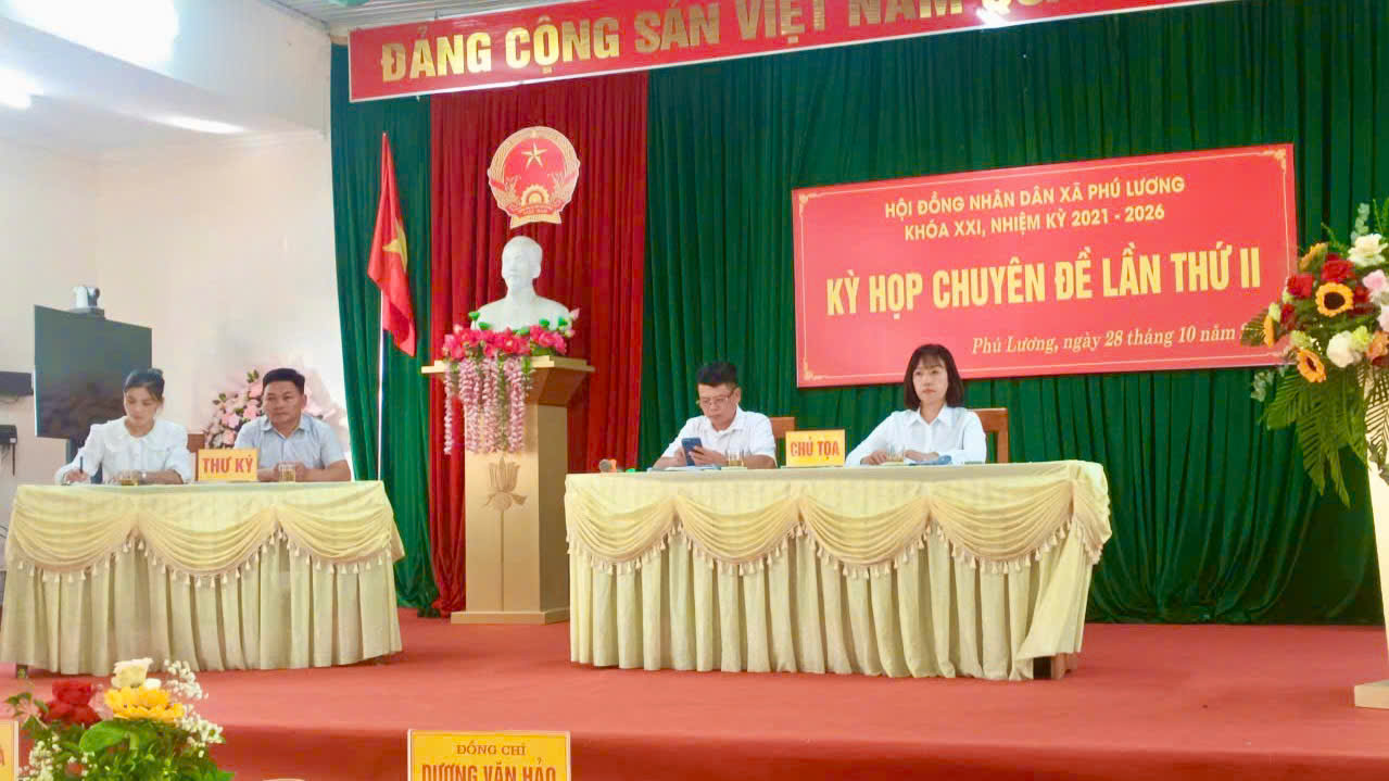 HĐND XÃ PHÚ LƯƠNG THÔNG QUA NGHỊ QUYẾT VỀ KẾ HOẠCH ĐẦU TƯ CÔNG NĂM 2025