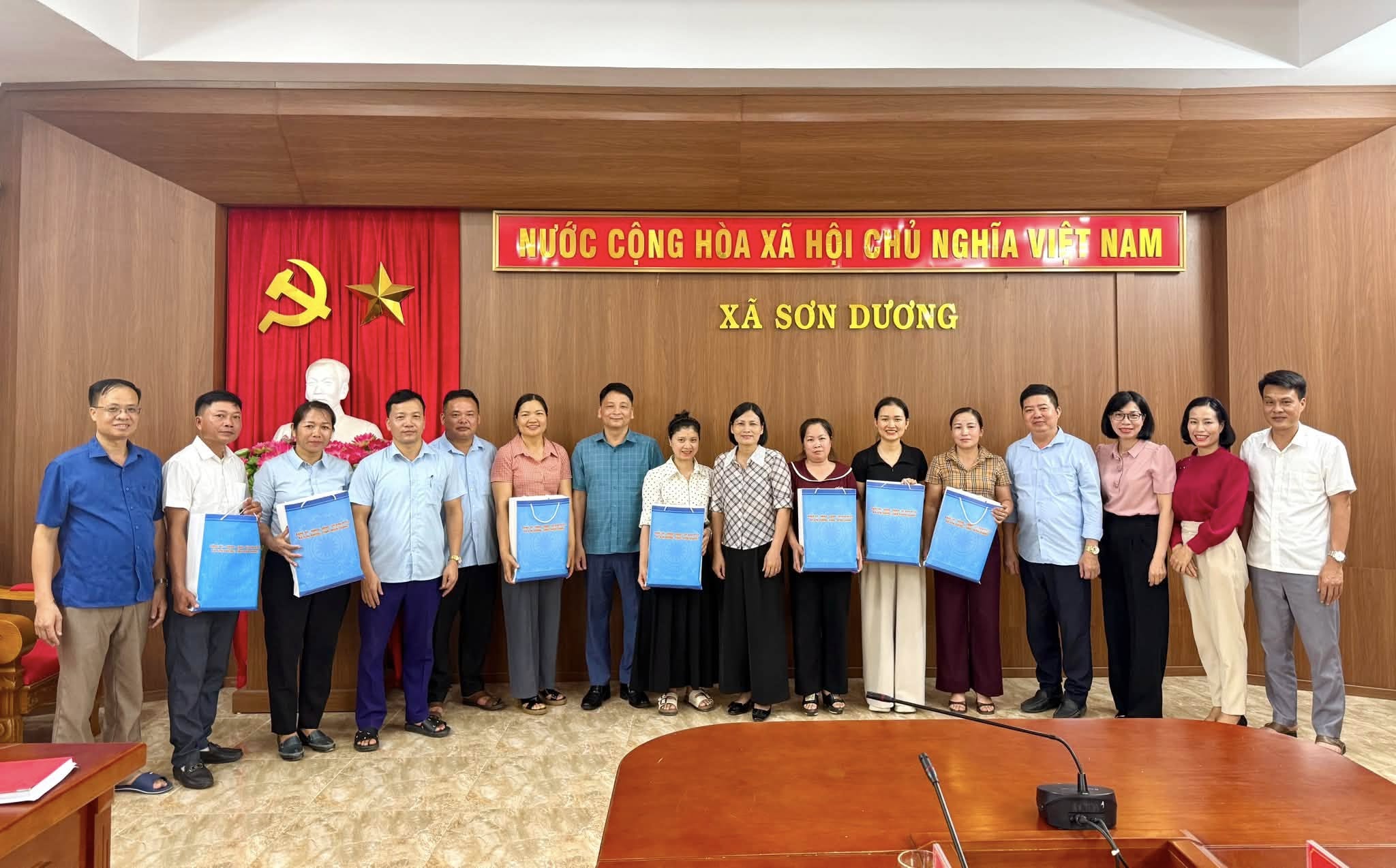 Gặp mặt, chia tay người hoạt động không chuyên trách xã nghỉ chế độ theo Nghị định 154/2025/NĐ-CP