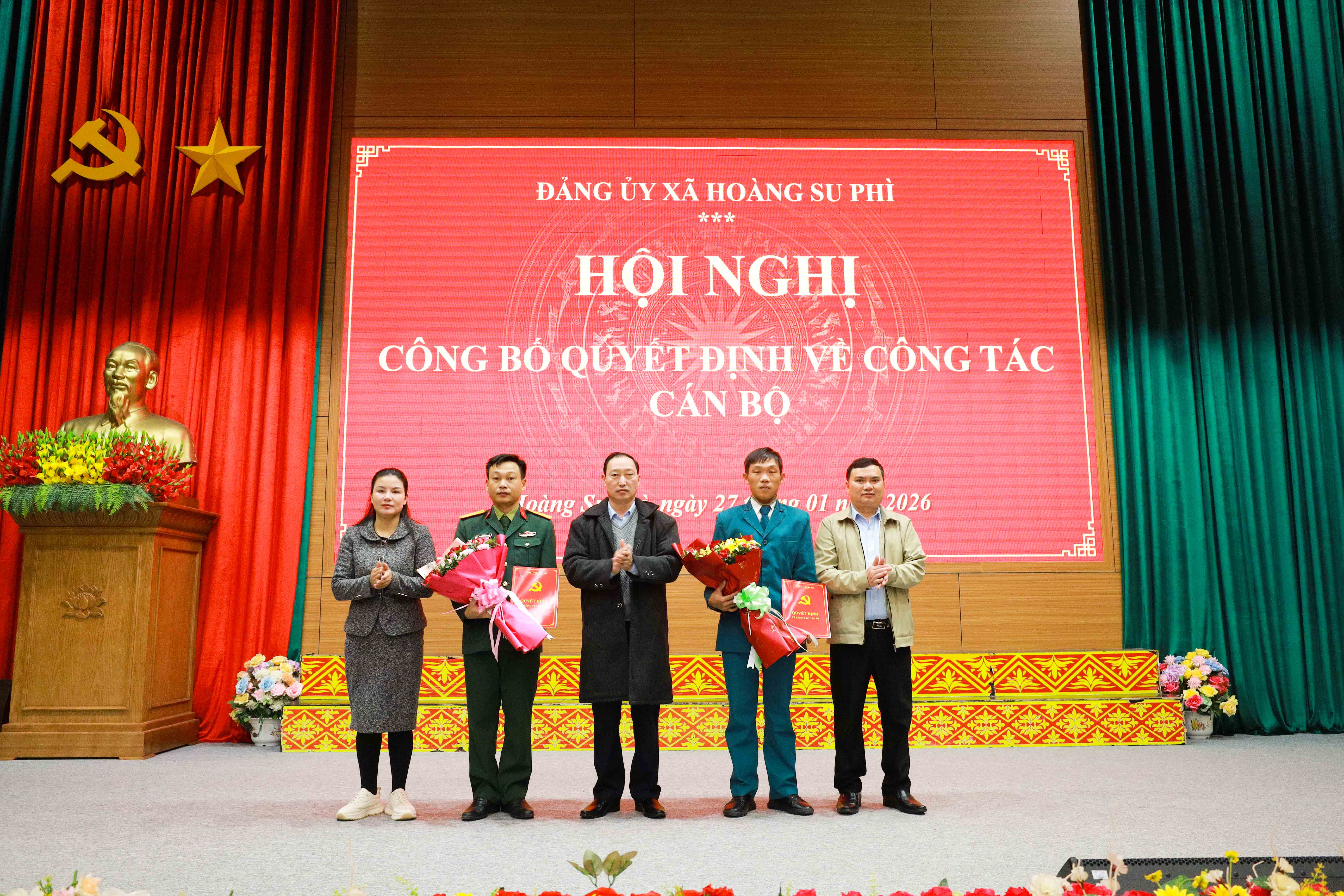 Xã Hoàng Su Phì tổ chức Lễ công bố các Quyết định về công tác cán bộ