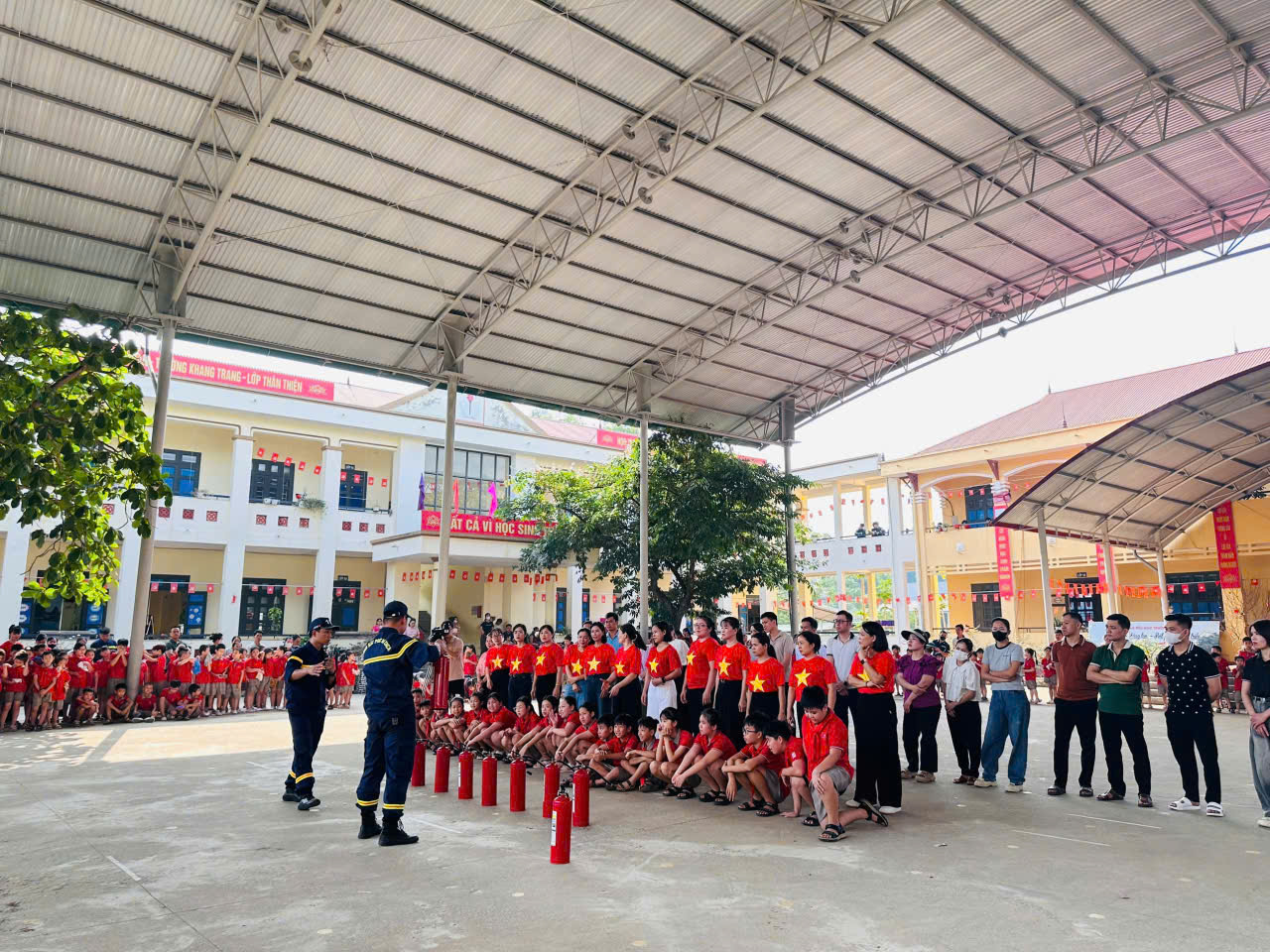 Chủ động huy động lực lượng, phương tiện ứng phó các tình huống cháy, nổ quy mô lớn