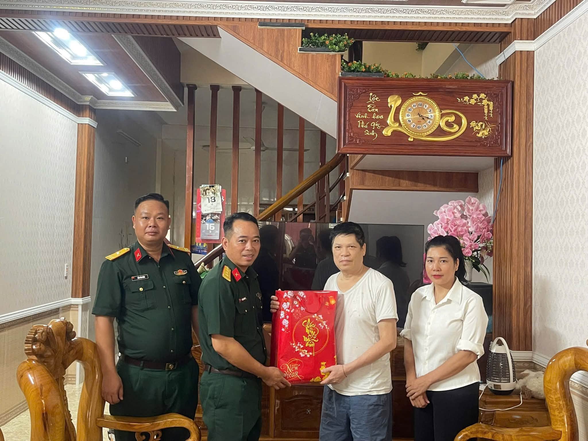 ĐOÀN CÔNG TÁC TRUNG ĐOÀN 877, BỘ CHỈ HUY QUÂN SỰ TỈNH TUYÊN QUANG THĂM, TẶNG QUÀ NHÂN KỶ NIỆM 79 NĂM NGÀY THƯƠNG BINH - LIỆT SĨ (27/7/1947 - 27/7/2026)