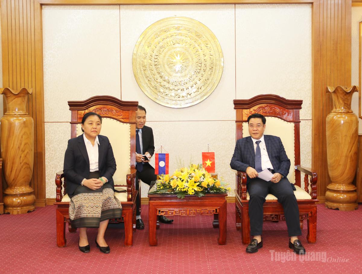 Tuyen Quang, Xieng Khouang Reaffirm 15-Year Partnership