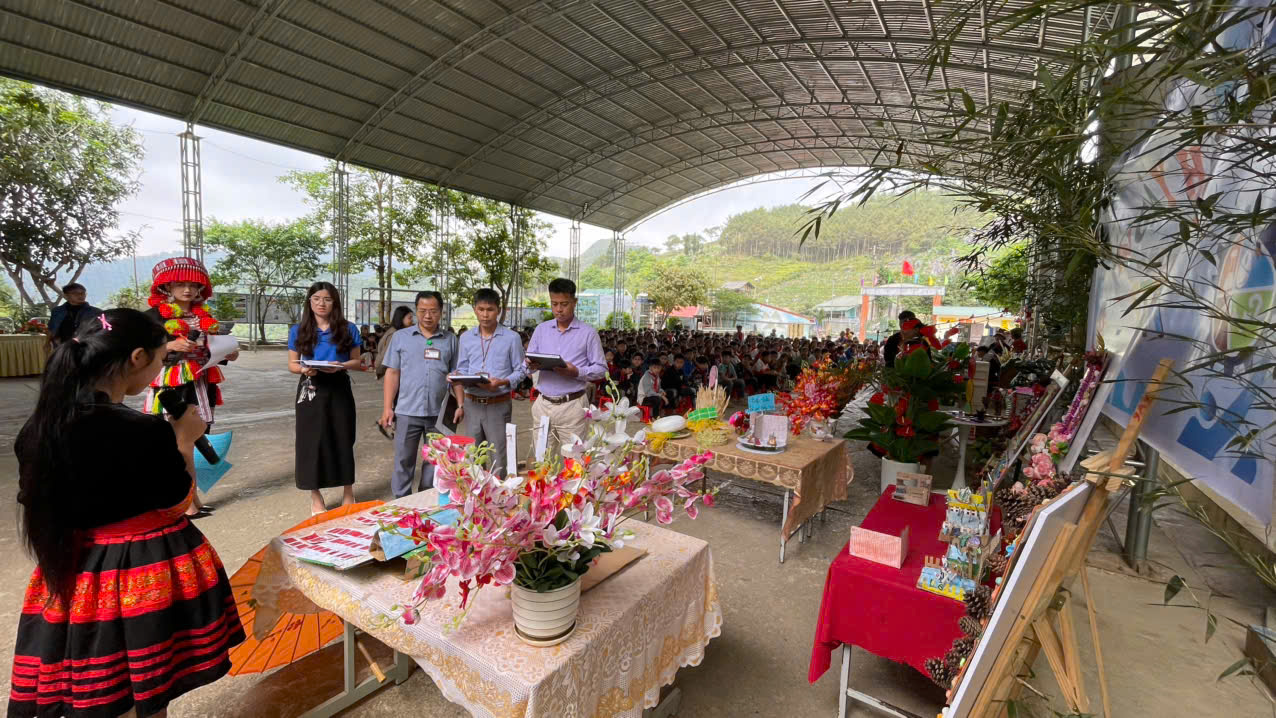 Trường PTDTBT THCS Lũng Chinh tổ chức Ngày hội Giáo dục STEM