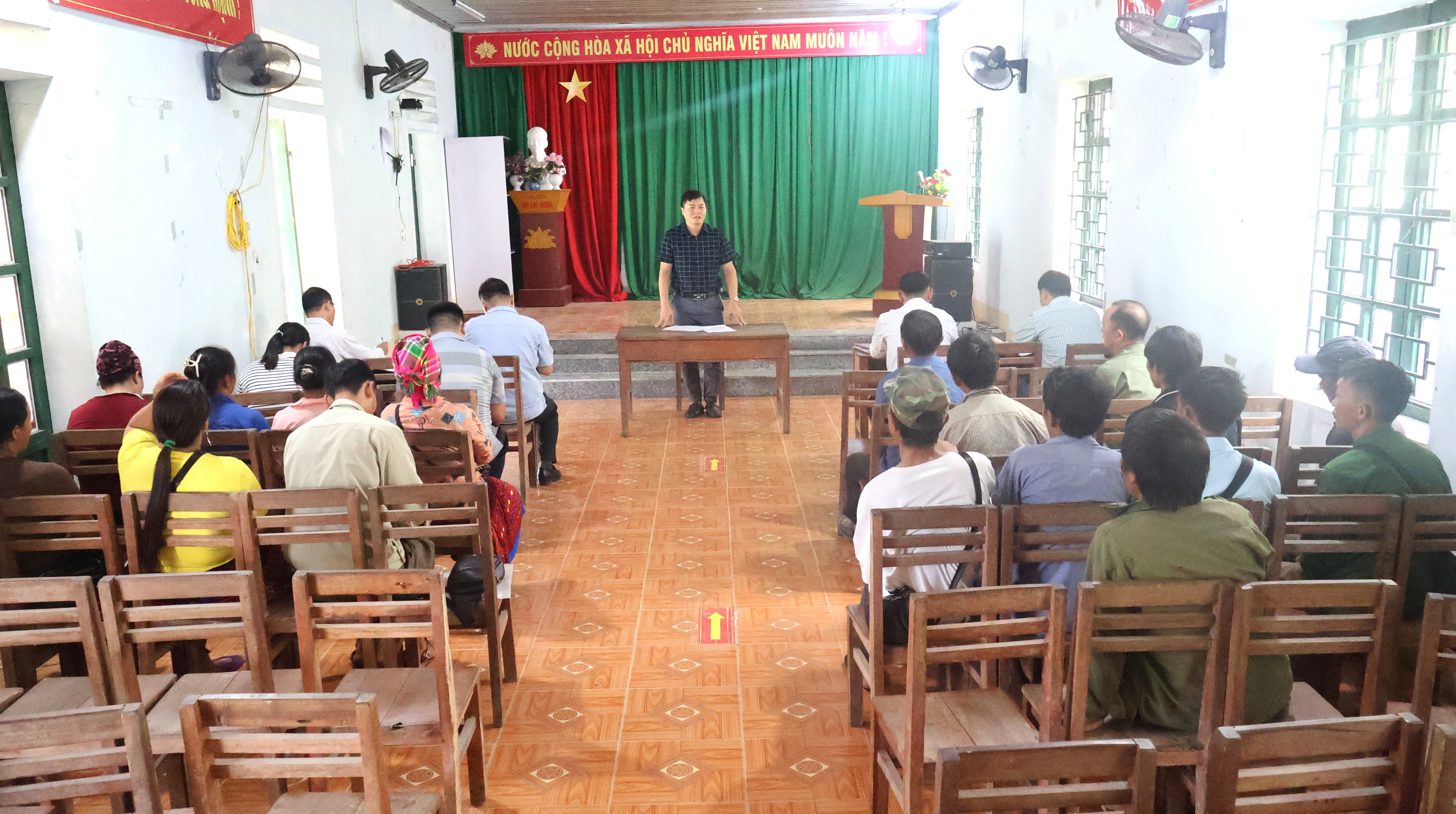 UBND XÃ LAO CHẢI TỔ CHỨC HỌP DÂN TRIỂN KHAI CÔNG TÁC BỒI THƯỜNG, HỖ TRỢ, TÁI ĐỊNH CƯ DỰ ÁN XÂY DỰNG TRƯỜNG PHỔ THÔNG NỘI TRÚ LIÊN CẤP TIỂU HỌC VÀ TRUNG HỌC CƠ SỞ LAO CHẢI