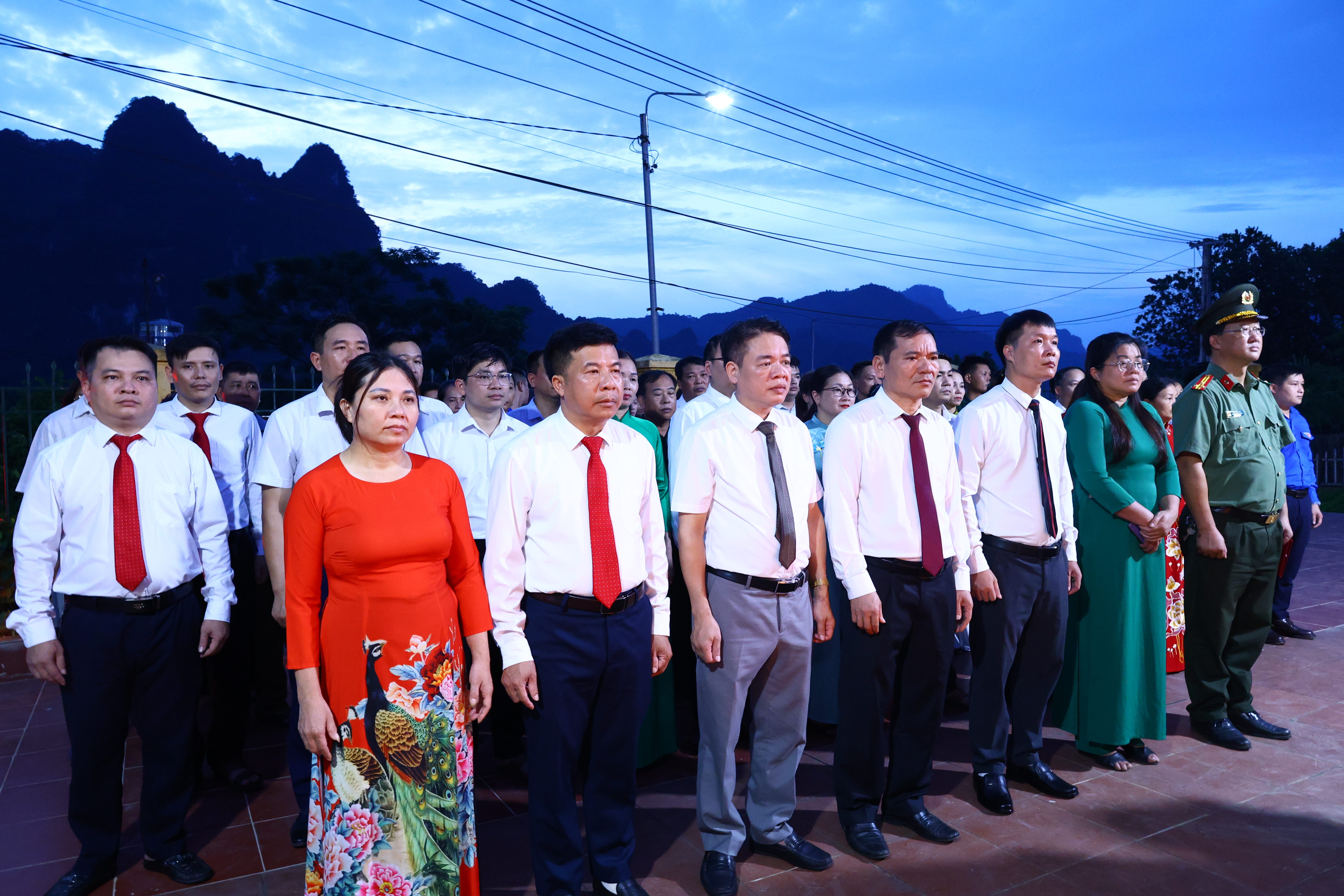 Xã Bình An tổ chức Lễ dâng hương và thắp nến tri ân tại Công trình ghi công các Anh hùng Liệt sĩ nhân kỷ niệm 79 năm Ngày Thương binh - Liệt sĩ (27/7/1947 - 27/7/2026)