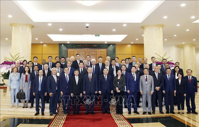 Vietnam pledges partnership to develop resilient, green supply chains: Party leader