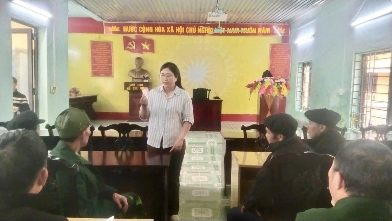 Hội Cựu chiến binh tỉnh Tuyên Quang tổ chức cấp, đổi thẻ hội viên tại xã Nghĩa Thuận