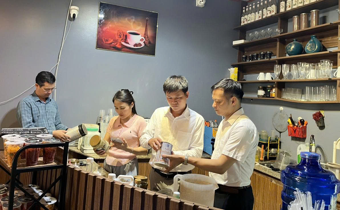 Sở Y tế kiểm tra công tác an toàn vệ sinh thực phẩm trên địa bàn  xã Quang Bình