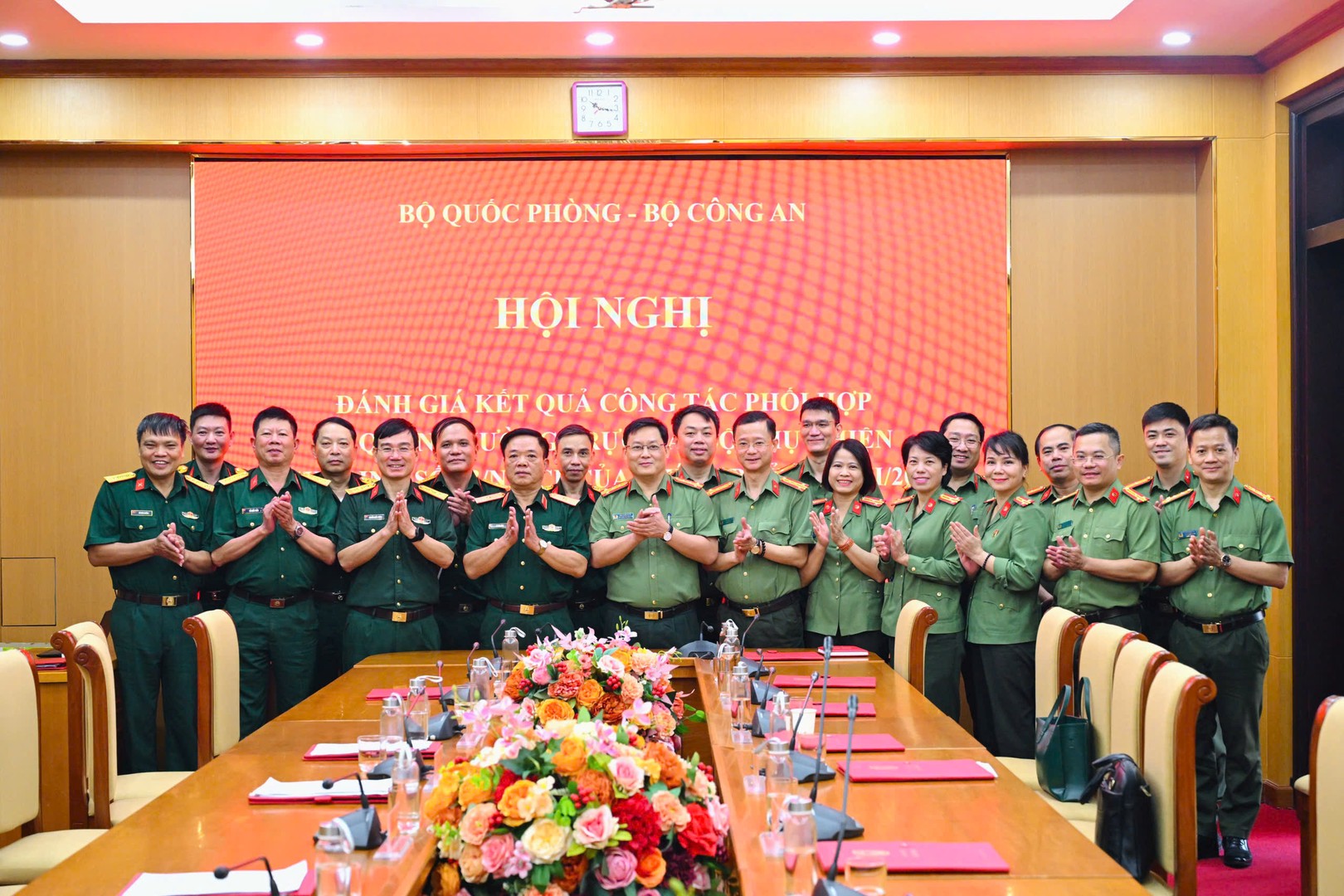 GIAO BAN CÔNG TÁC GIỮA HAI CƠ QUAN THƯỜNG TRỰC BỘ QUỐC PHÒNG - BỘ CÔNG AN TRONG THỰC HIỆN NGHỊ ĐỊNH SỐ 03