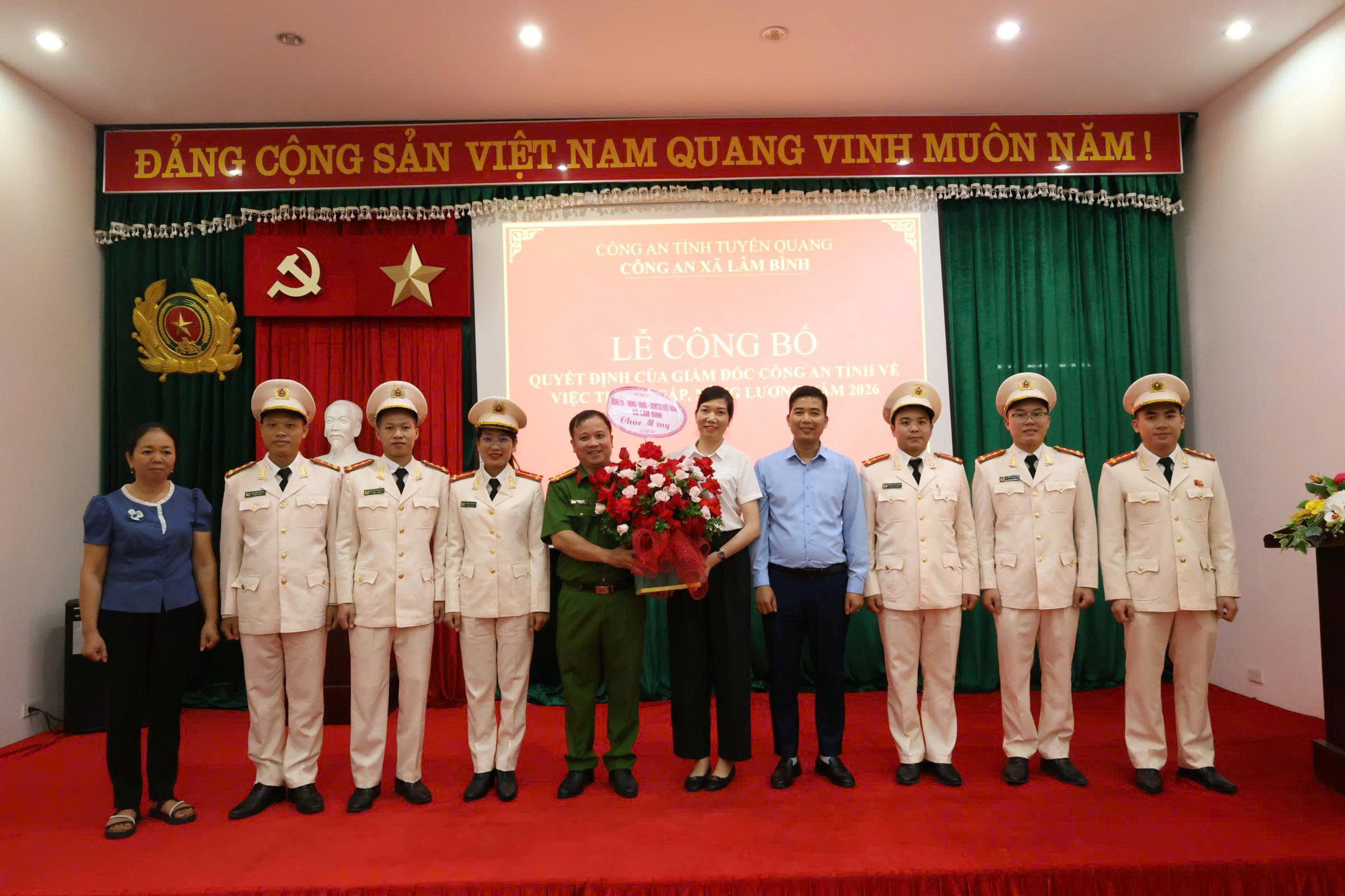 CÔNG AN XÃ LÂM BÌNH TỔ CHỨC LỄ CÔNG BỐ QUYẾT ĐỊNH THĂNG CẤP BẬC HÀM, NÂNG BẬC LƯƠNG NĂM 2026