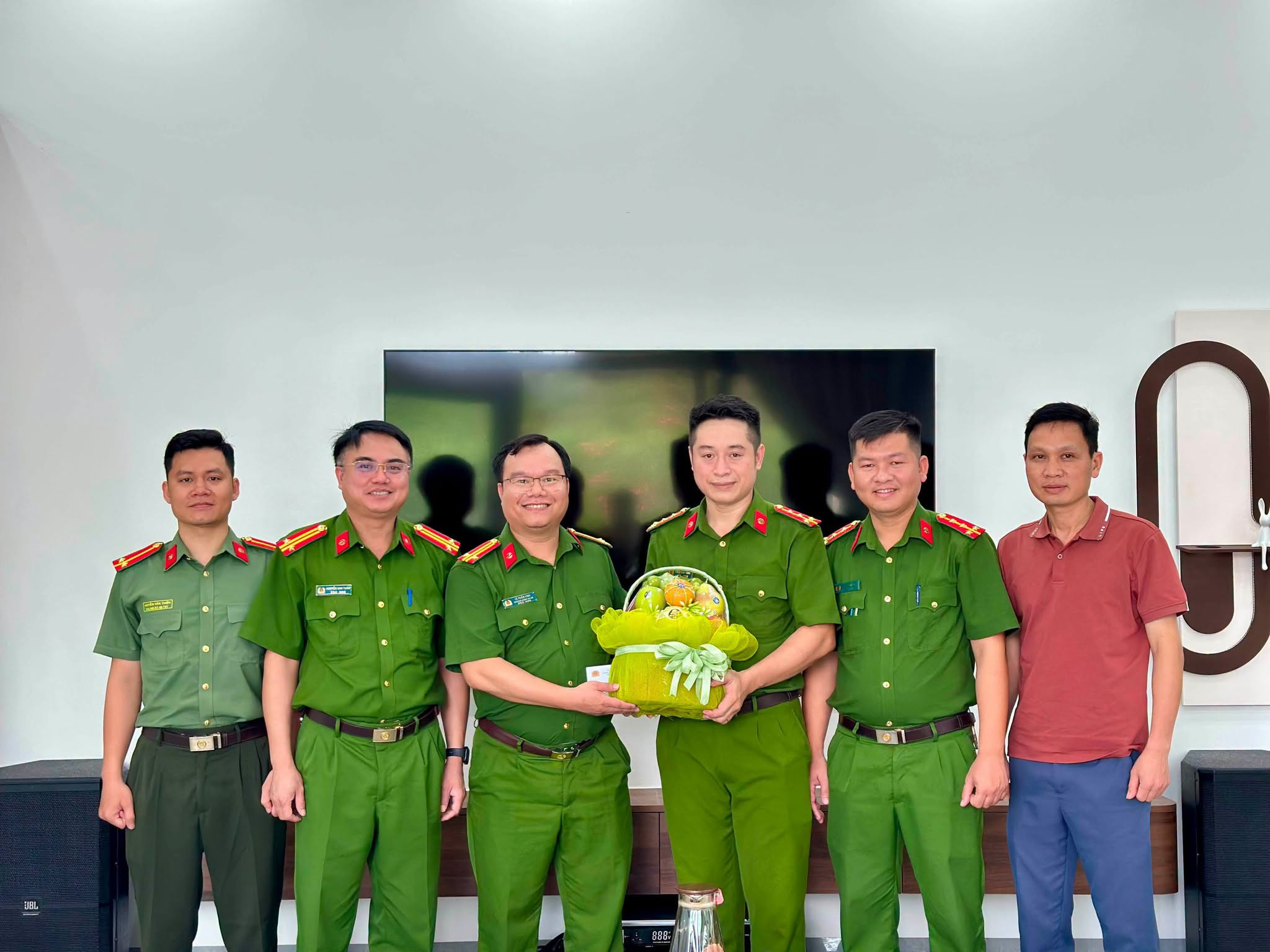 TIẾP NỐI TRUYỀN THỐNG "UỐNG NƯỚC NHỚ NGUỒN", LAN TỎA ĐẠO LÝ "ĐỀN ƠN ĐÁP NGHĨA"