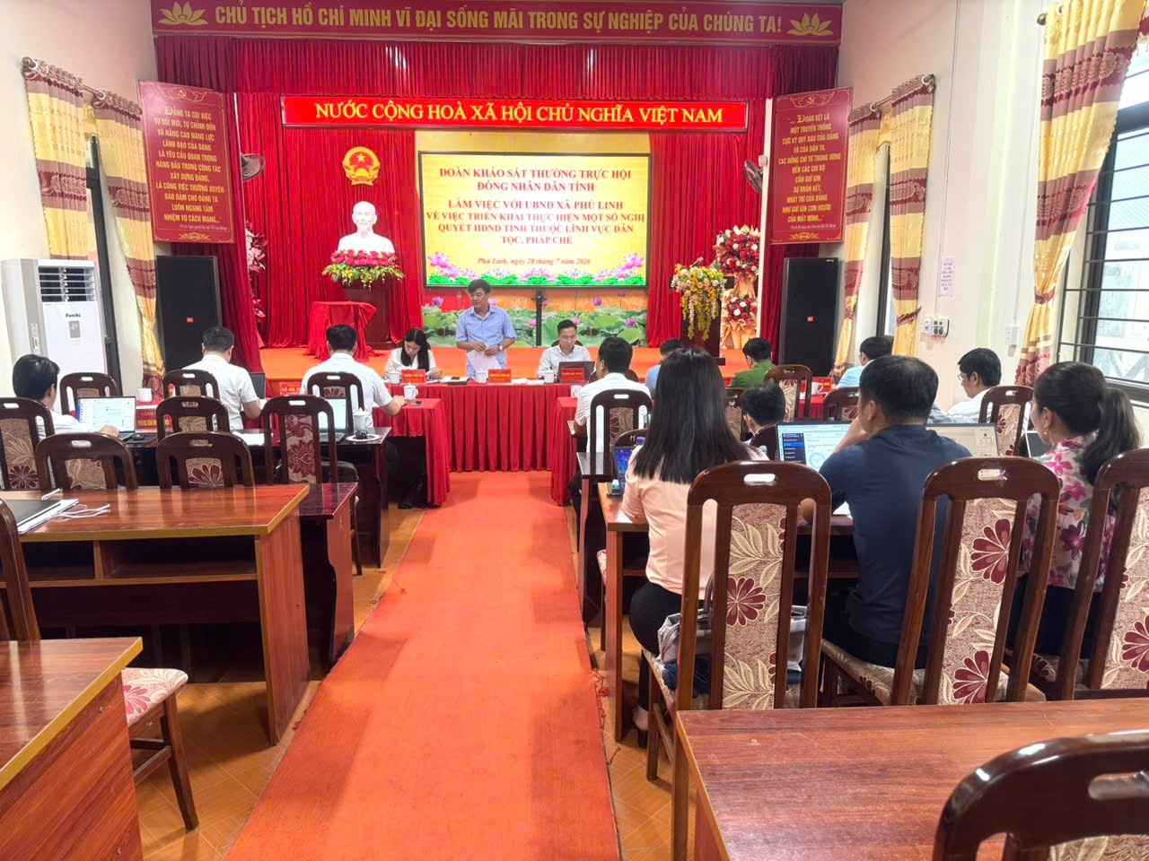 khảo s&aacute;t.jpg