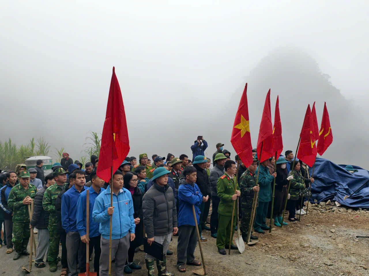 UBND xã Cán Tỷ tổ chức Lễ phát động làm đường giao thông nông thôn chào mừng bầu cử đại biểu Quốc hội khóa XVI và bầu cử đại biểu Hội đồng nhân dân các cấp nhiệm kỳ 2026–2031