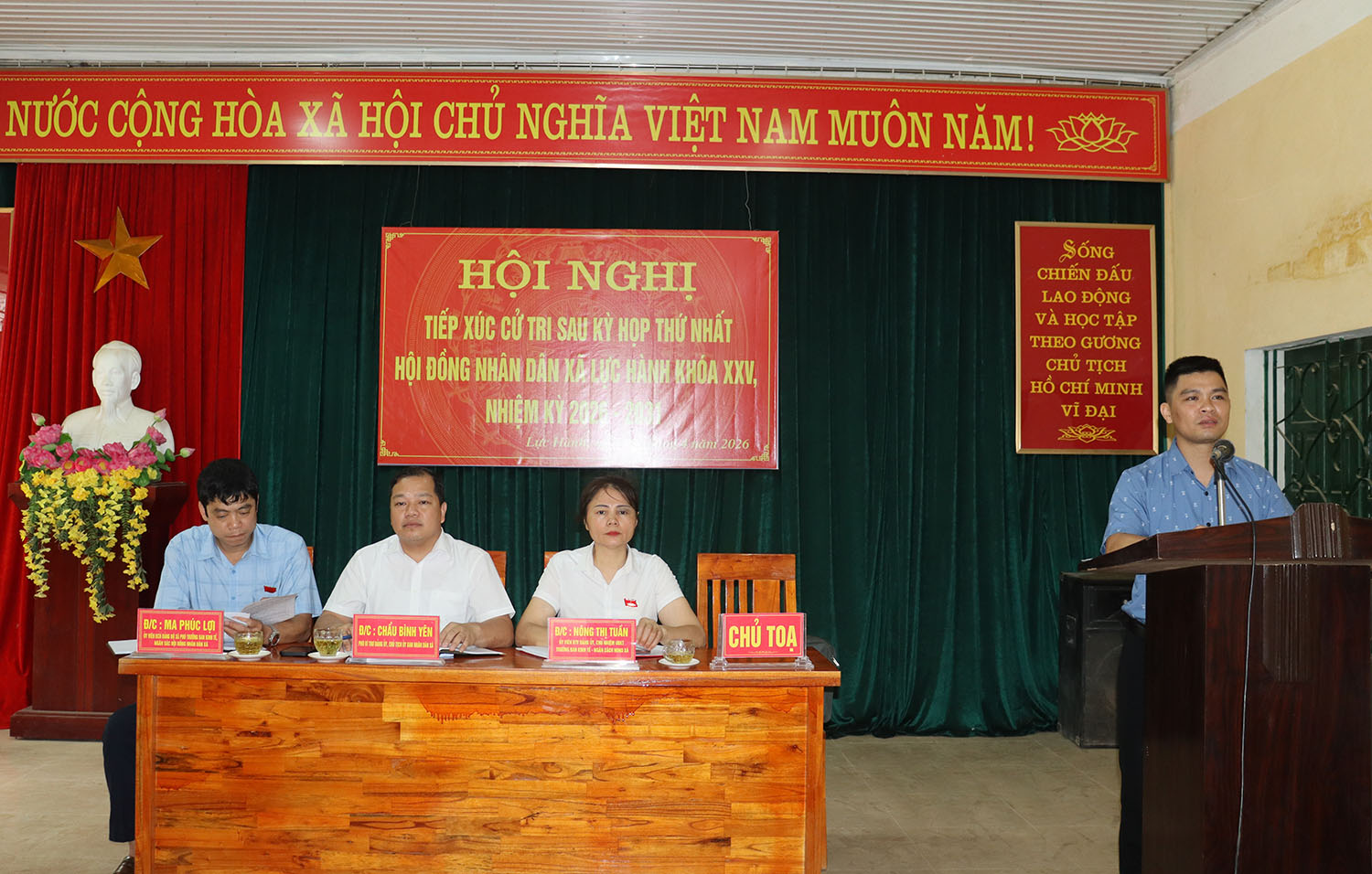 TỔ ĐẠI BIỂU SỐ 1 HĐND XÃ LỰC HÀNH TIẾP XÚC CỬ TRI TẠI THÔN LÀNG NGOÀI