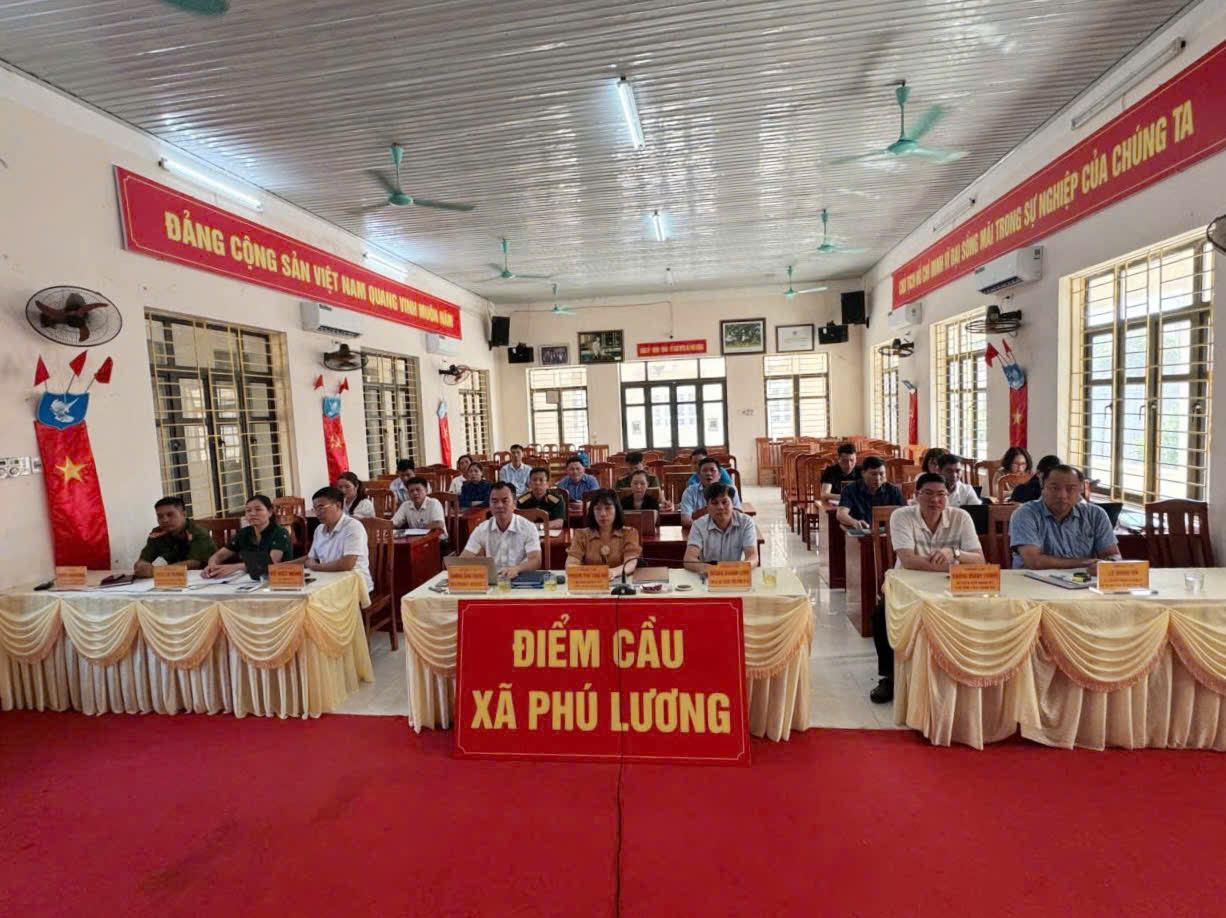 XÃ PHÚ LƯƠNG THAM GIA LỚP BỒI DƯỠNG NÂNG CAO NĂNG LỰC, XỬ LÝ TÌNH HUỐNG THỰC TIỄN CHO ĐỘI NGŨ CÁN BỘ CƠ SỞ