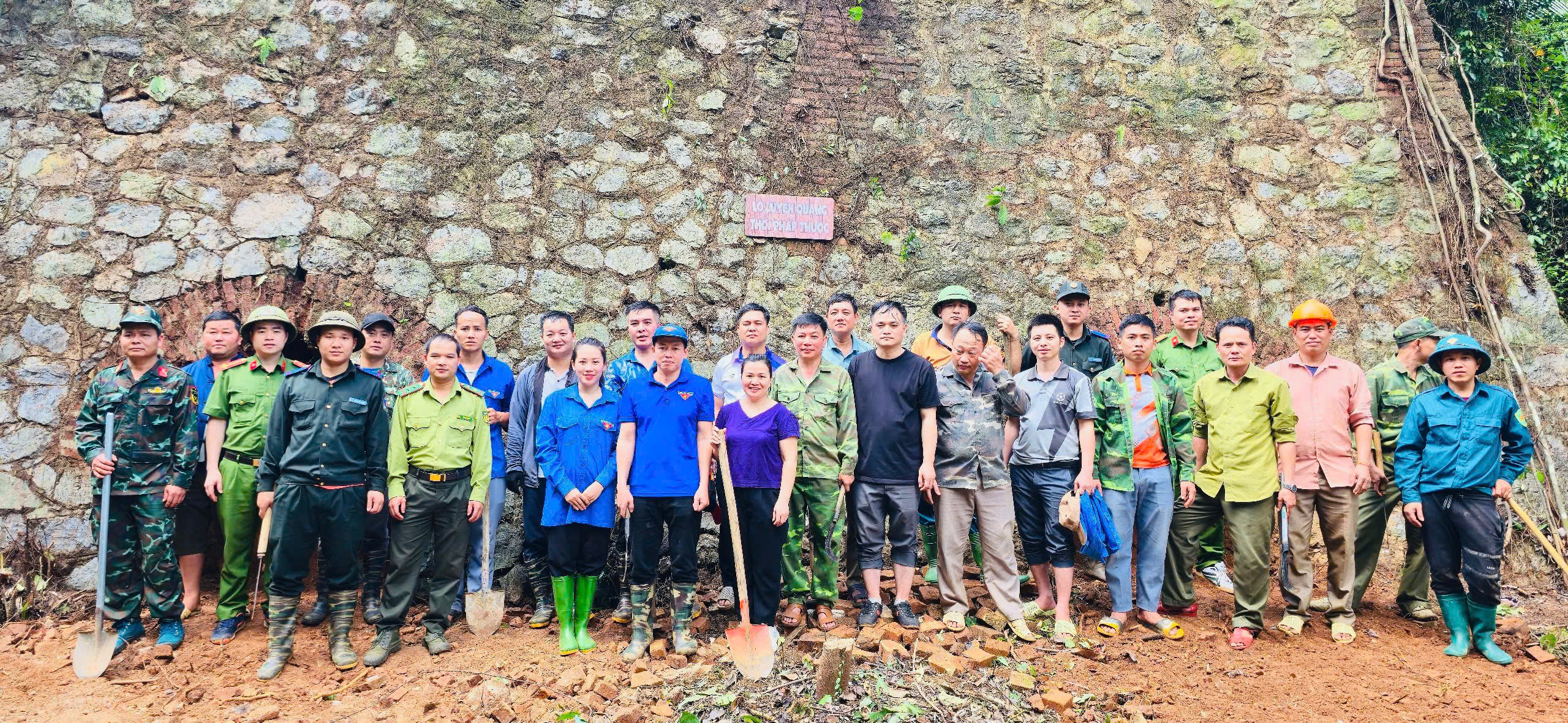 CÔN LÔN HUY ĐỘNG LỰC LƯỢNG CHỈNH TRANG TUYẾN DU LỊCH “TRẢI NGHIỆM RỪNG NGHIẾN PÙ PẢO”