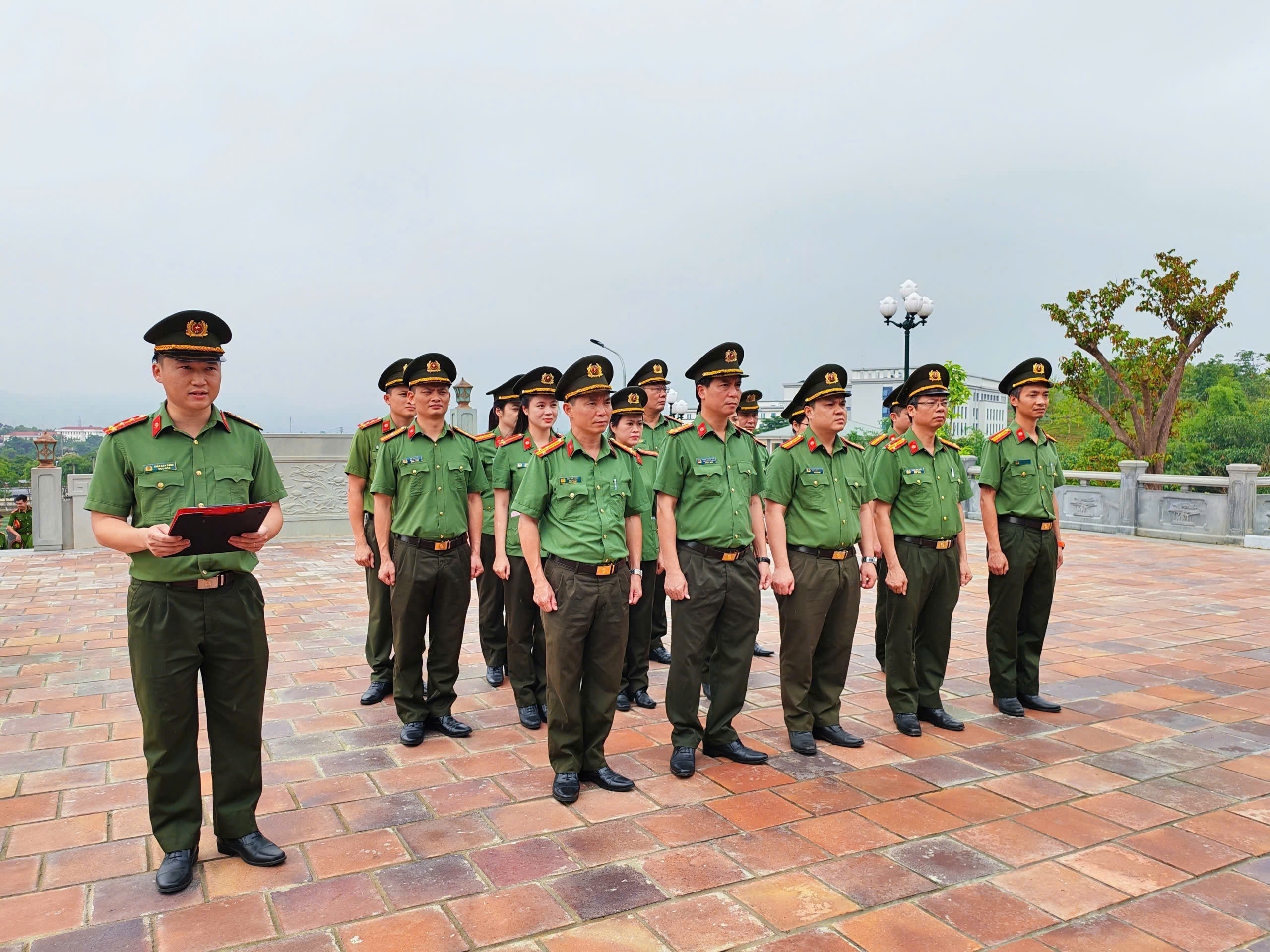 PHÒNG AN NINH CHÍNH TRỊ NỘI BỘ TỔ CHỨC NHIỀU HOẠT ĐỘNG THIẾT THỰC KỶ NIỆM 136 NĂM NGÀY SINH CHỦ TỊCH HỒ CHÍ MINH VĨ ĐẠI