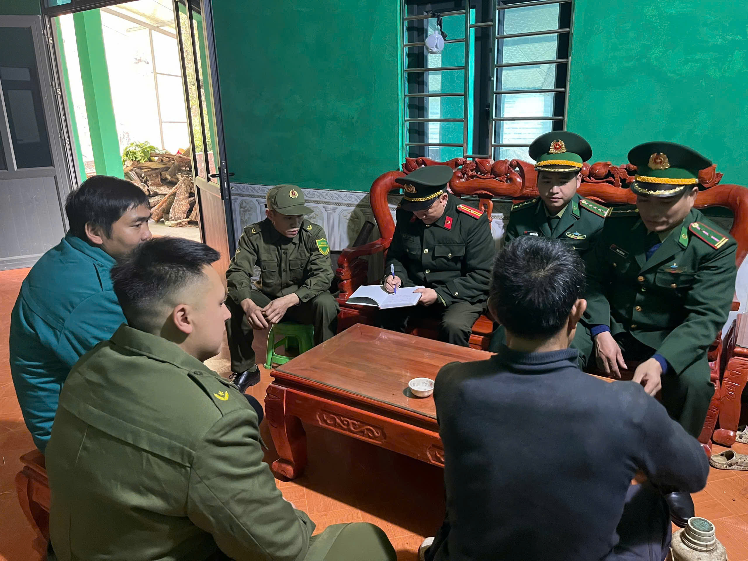 Giữ vững địa bàn dịp cuối năm