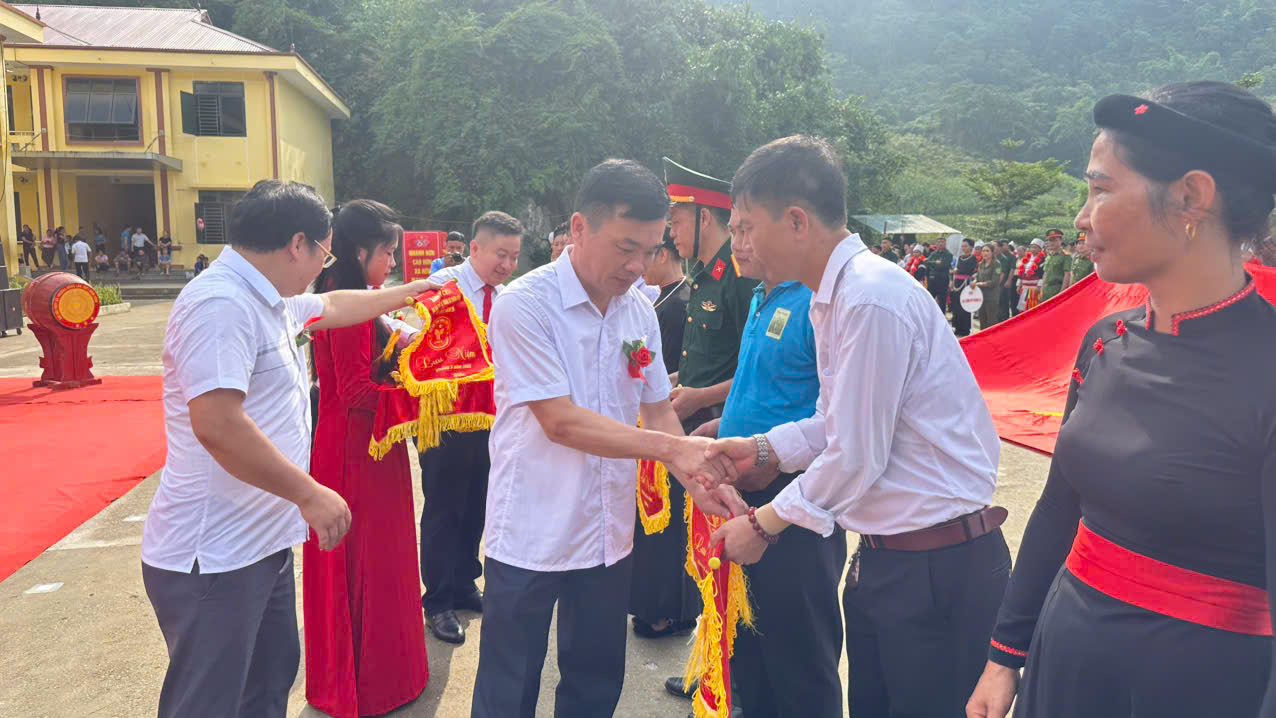 dai hoi 2.jpg