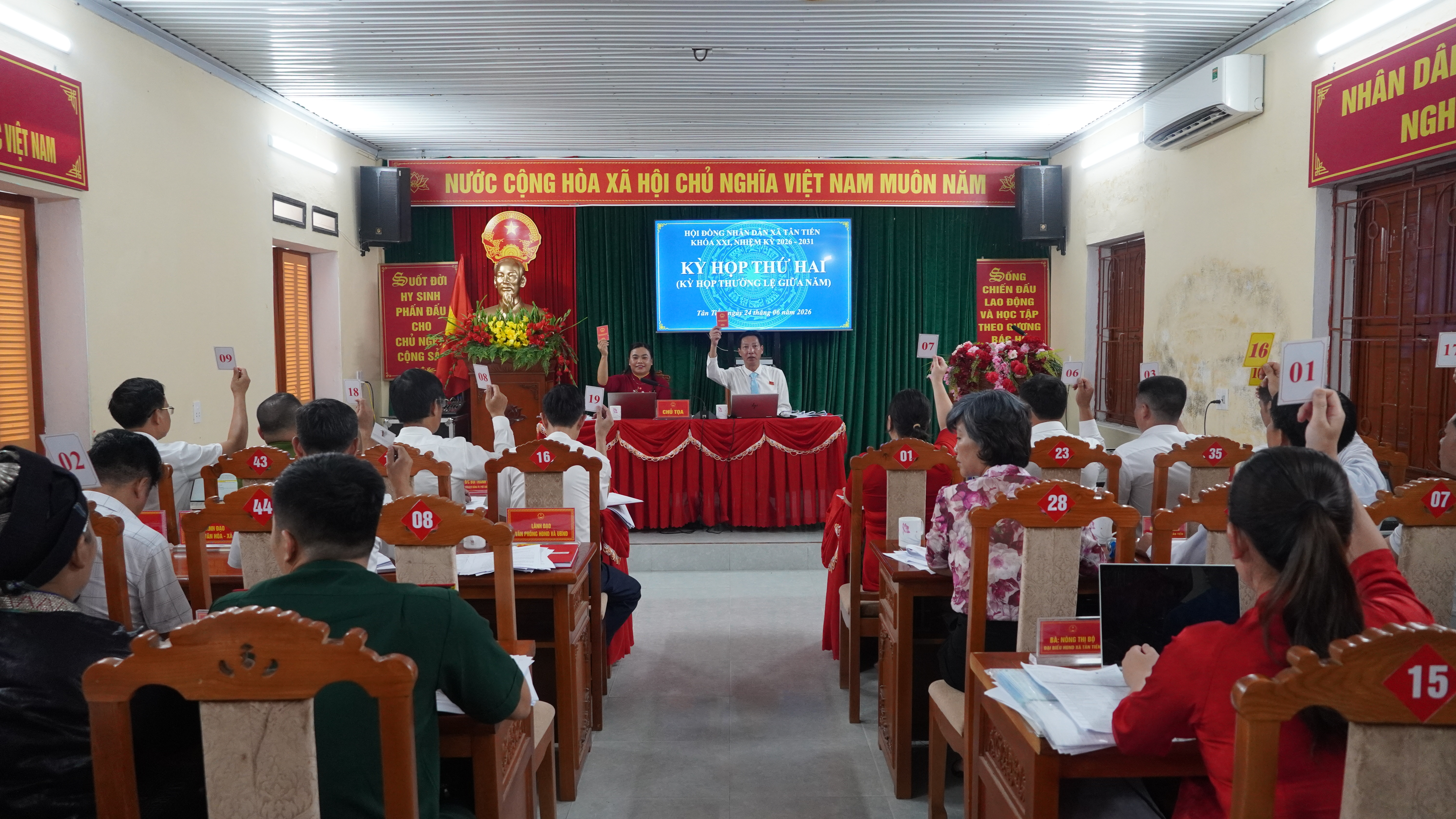 KỲ HỌP THỨ HAI HỘI ĐỒNG NHÂN DÂN XÃ TÂN TIẾN KHÓA XXI, NHIỆM KỲ 2026 – 2031