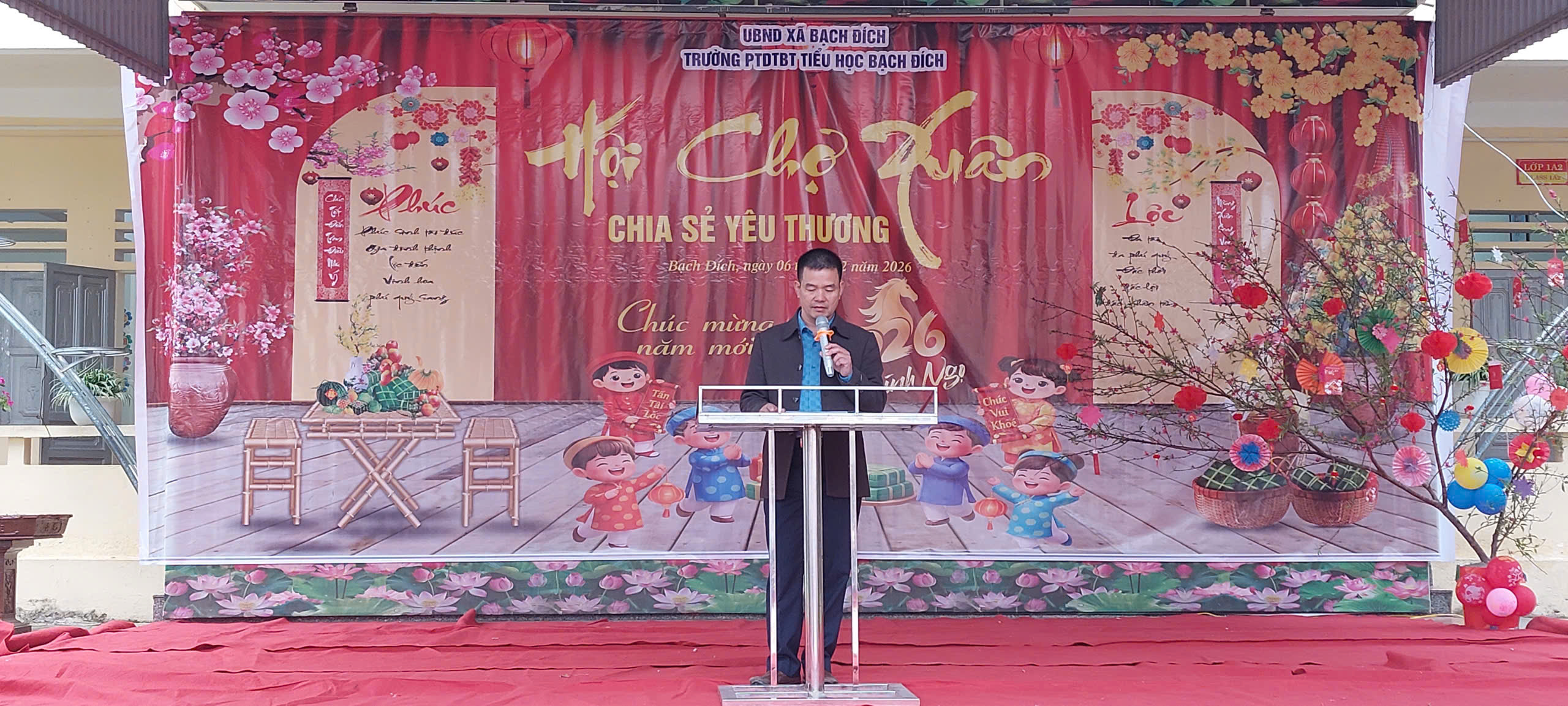 TRƯỜNG PTDTBT TIỂU HỌC BẠCH ĐÍCH TỔ CHỨC CHƯƠNG TRÌNH “HỘI CHỢ XUÂN – CHIA SẺ YÊU THƯƠNG”