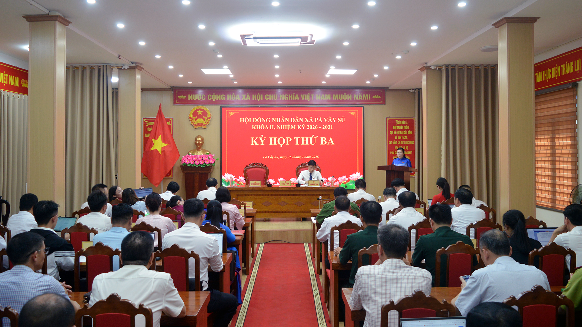 kỳ họp thứ 3 HĐND x&atilde; (12).jpg