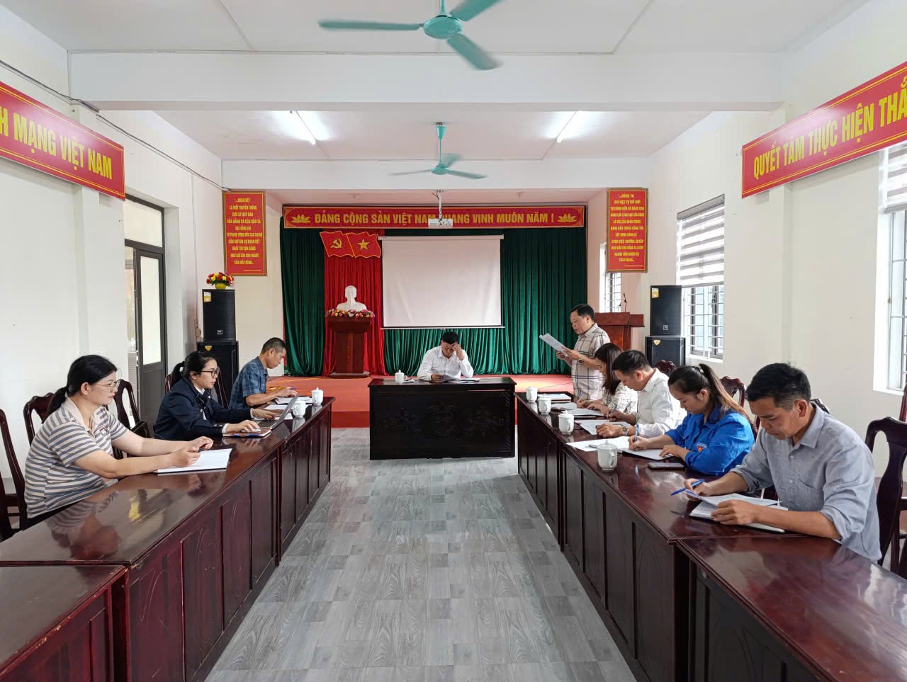  ĐẢNG ỦY XÃ BẠCH ĐÍCH LÀM VIỆC VỚI ỦY BAN MTTQ VÀ CÁC TỔ CHỨC CHÍNH TRỊ - XÃ HỘI XÃ