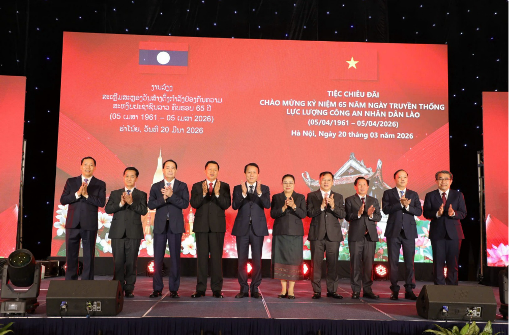 TIẾP TỤC VUN ĐẮP MỐI QUAN HỆ BỀN CHẶT GIỮA VIỆT NAM VÀ LÀO