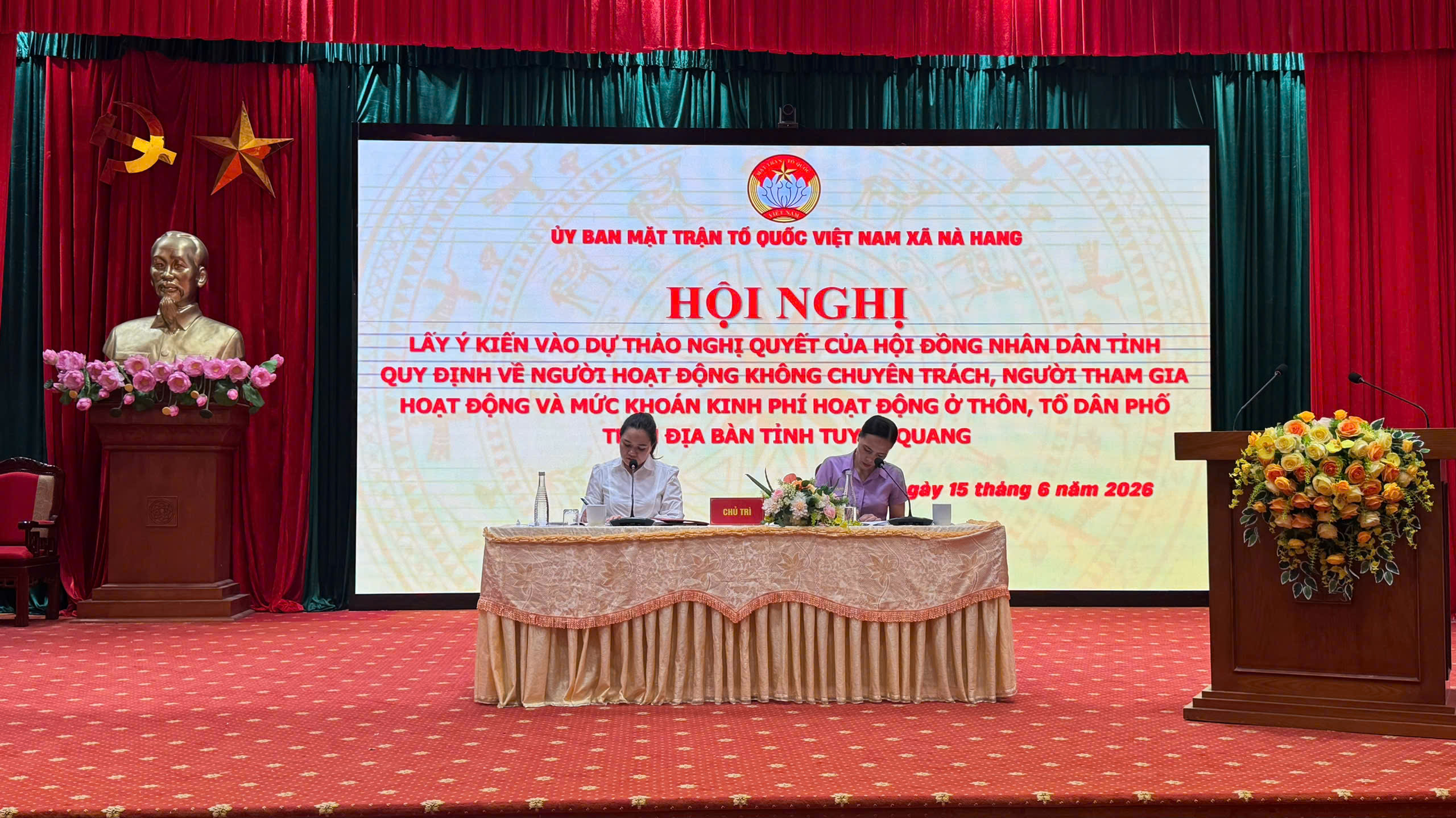 Nà Hang tổ chức Hội nghị lấy ý kiến, phản biện xã hội đối với dự thảo Nghị quyết về người hoạt động ở thôn, tổ dân phố