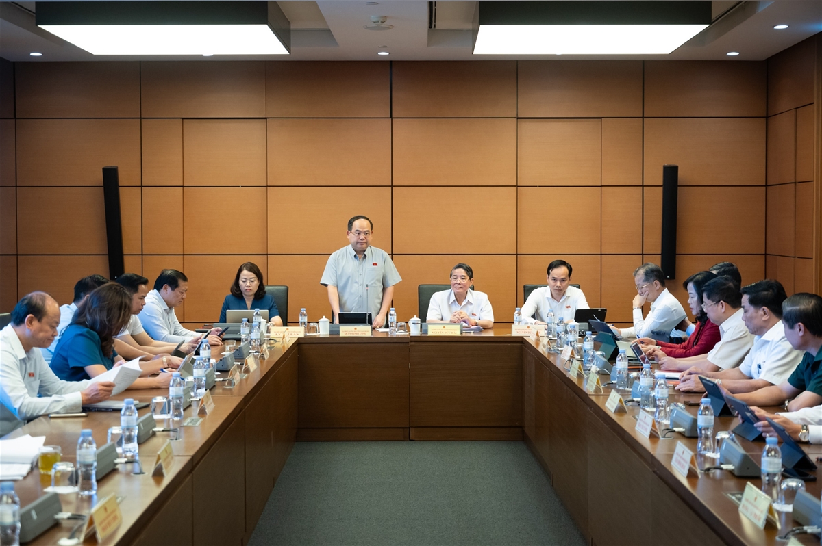 Quốc hội thảo luận tại Tổ về kế hoạch phát triển kinh tế - xã hội và ngân sách nhà nước năm 2026
