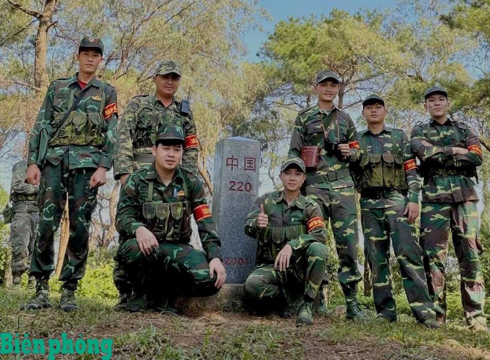 Nhịp cầu vun đắp tình đoàn kết đặc biệt Việt Nam - Lào