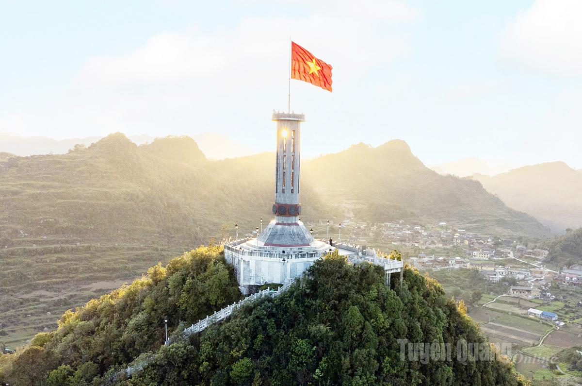 Tiếng Quốc ca nơi địa đầu Tổ quốc