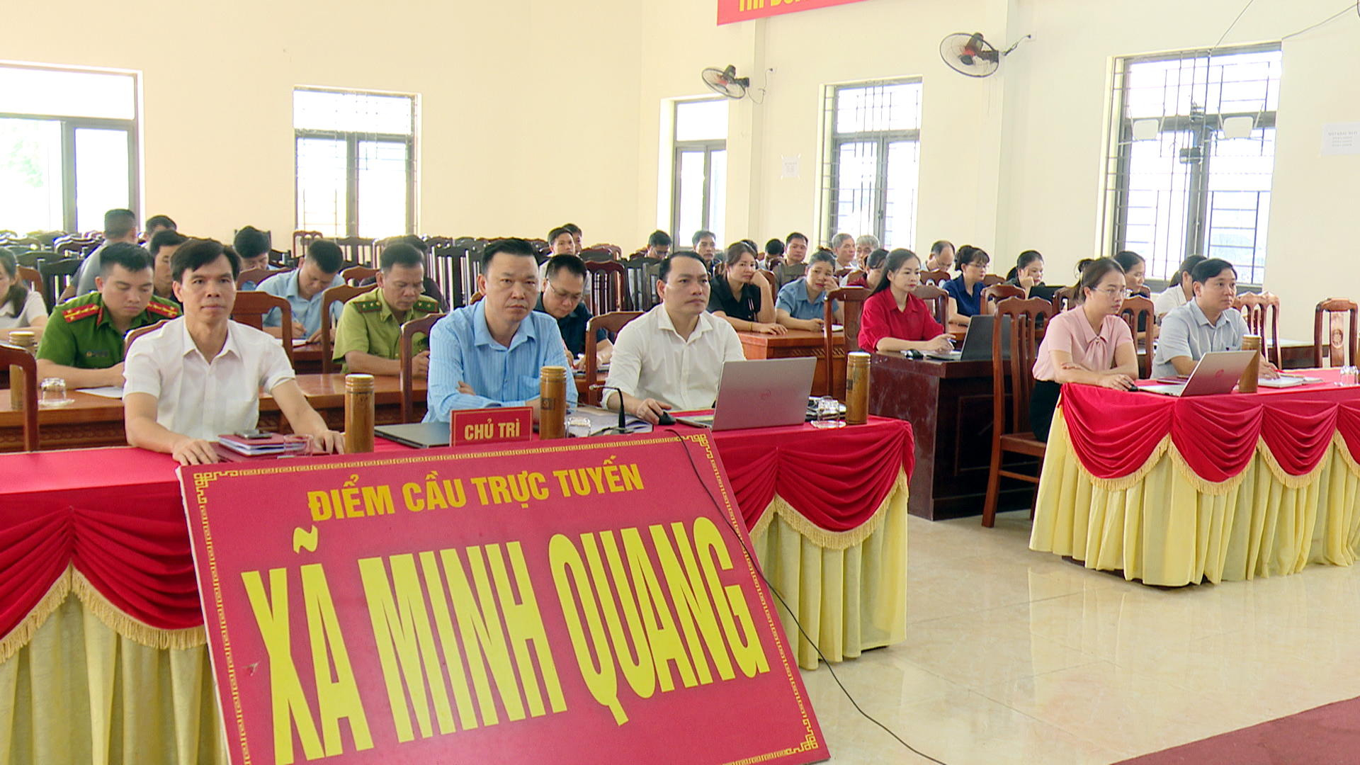 Đảng ủy xã Minh Quang tham dự Hội nghị trực tuyến tập huấn ứng dụng trí tuệ nhân tạo trong thực tiễn công tác