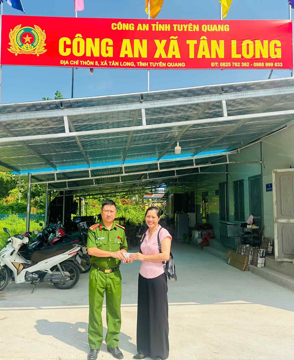 CÔNG AN XÃ TÂN LONG TRAO TRẢ LẠI TÀI SẢN CHO NHÂN DÂN BỊ ĐÁNH RƠI