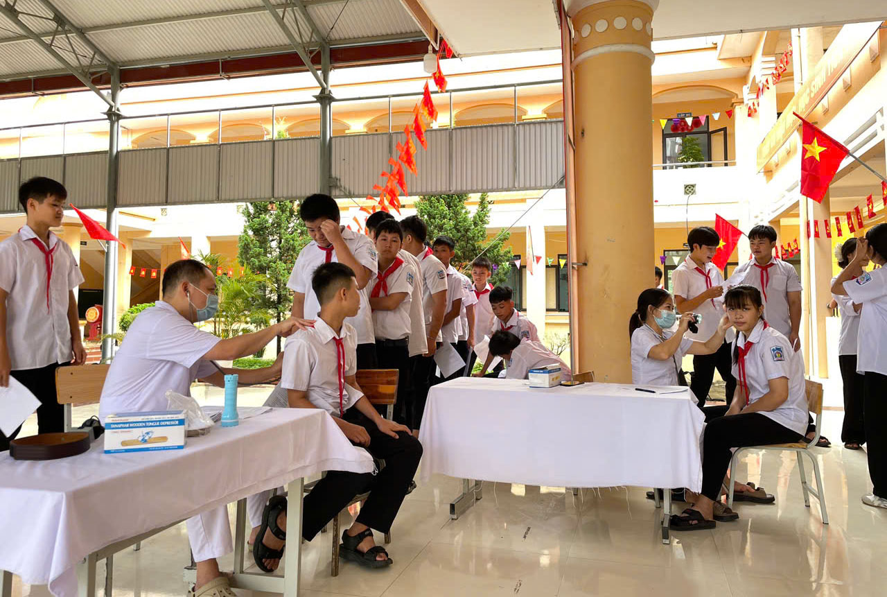  Tân Long Tổ chức khám sức khỏe miễn phí, hoàn thiện dữ liệu sổ sức khỏe điện tử cho 2.144 học sinh  trong năm học 2026-2027