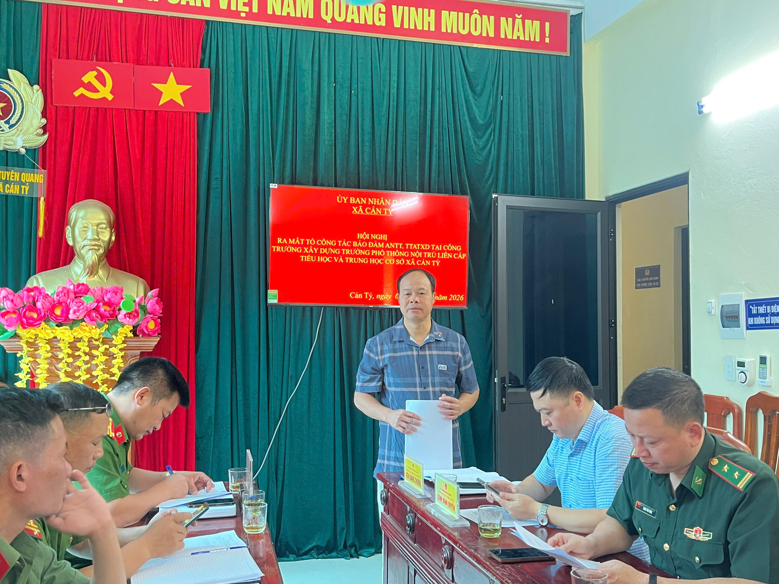 XÃ CÁN TỶ RA MẮT TỔ CÔNG TÁC BẢO ĐẢM AN NINH TRẬT TỰ, TRẬT TỰ AN TOÀN XÂY DỰNG TẠI CÔNG TRƯỜNG TRƯỜNG NỘI TRÚ LIÊN CẤP